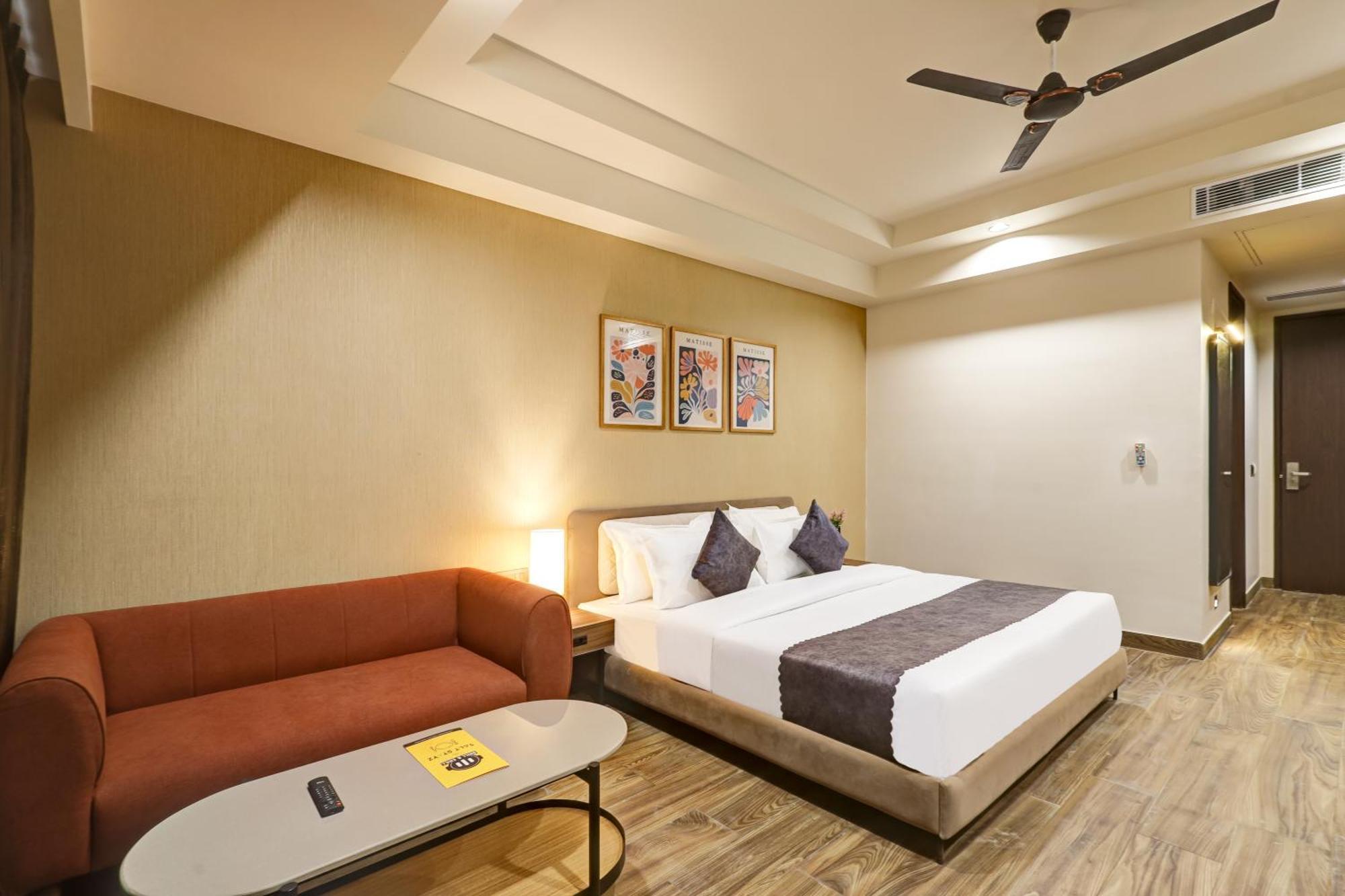 Hotel Saltstayz Premier - Golf Course Road & Sector 42