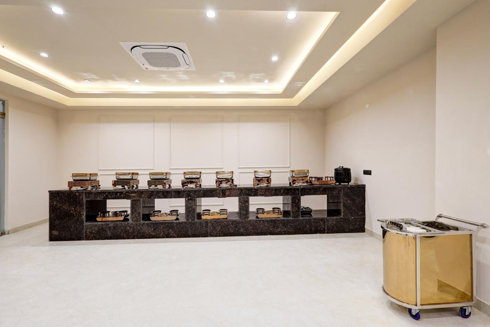 Saltstayz Premier - Golf Course Road & Sector 42 Gurgaon