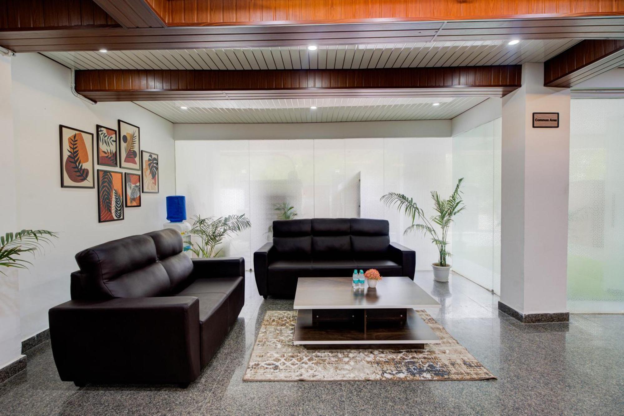 The Empire Studioz Hotel Golf Course Road Studio With Kitchen & Balcony One Horizon Center Paras Hospital Cyber City 3*