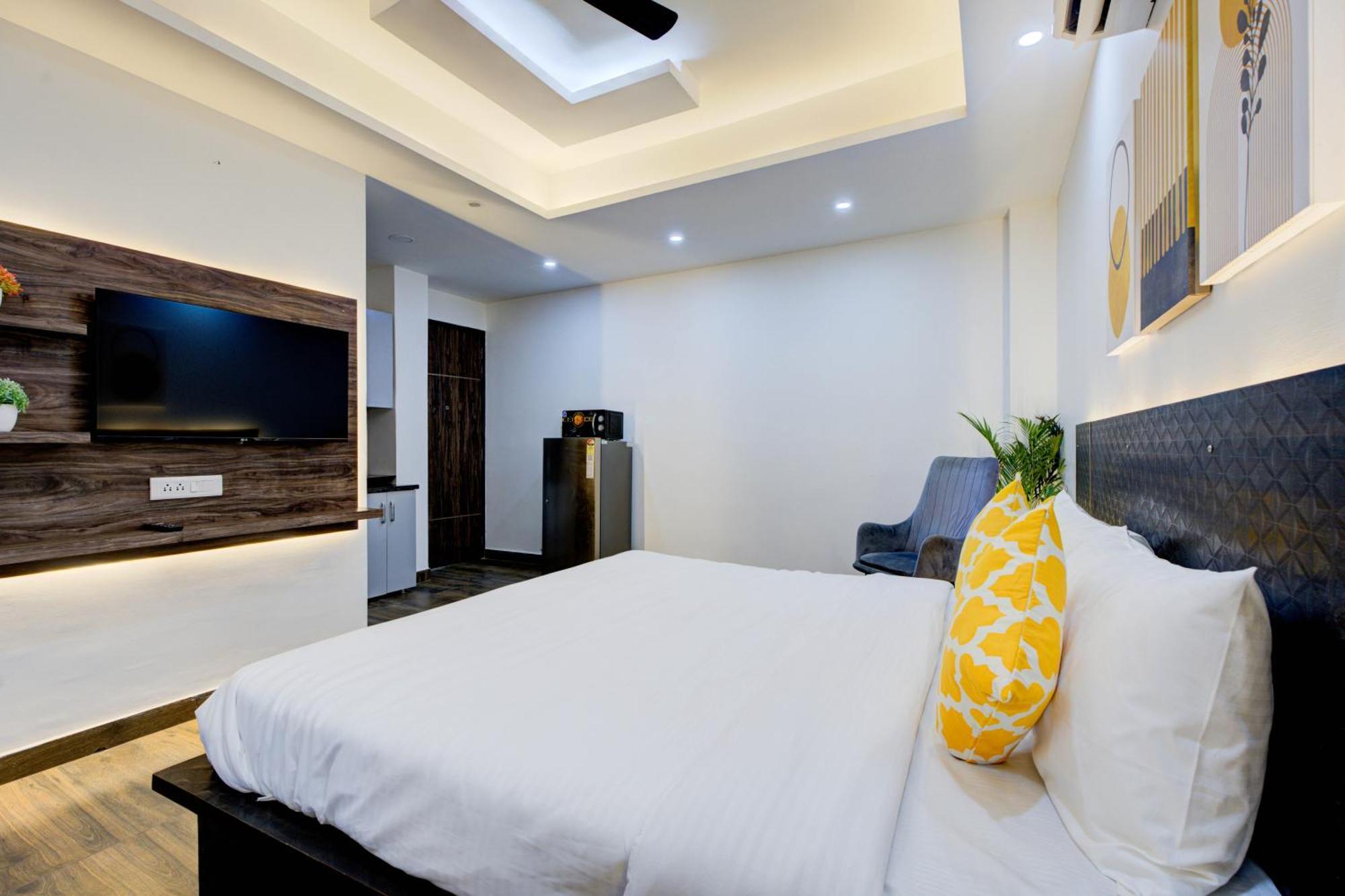 Hotel The Empire Studioz Hotel Golf Course Road Studio With Kitchen & Balcony One Horizon Center Paras Hospital Cyber City