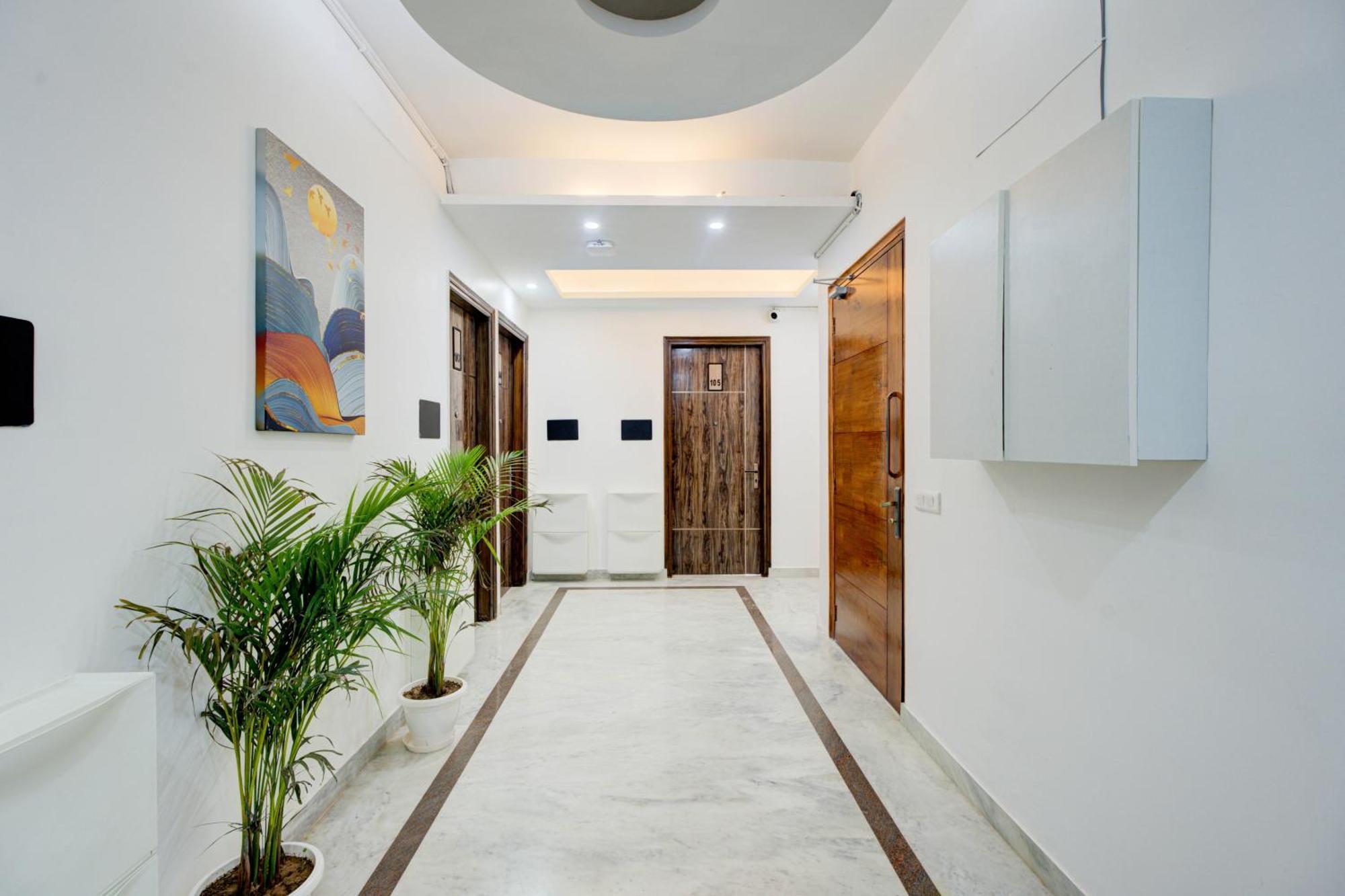 Hotel The Empire Studioz Hotel Golf Course Road Studio With Kitchen & Balcony One Horizon Center Paras Hospital Cyber City