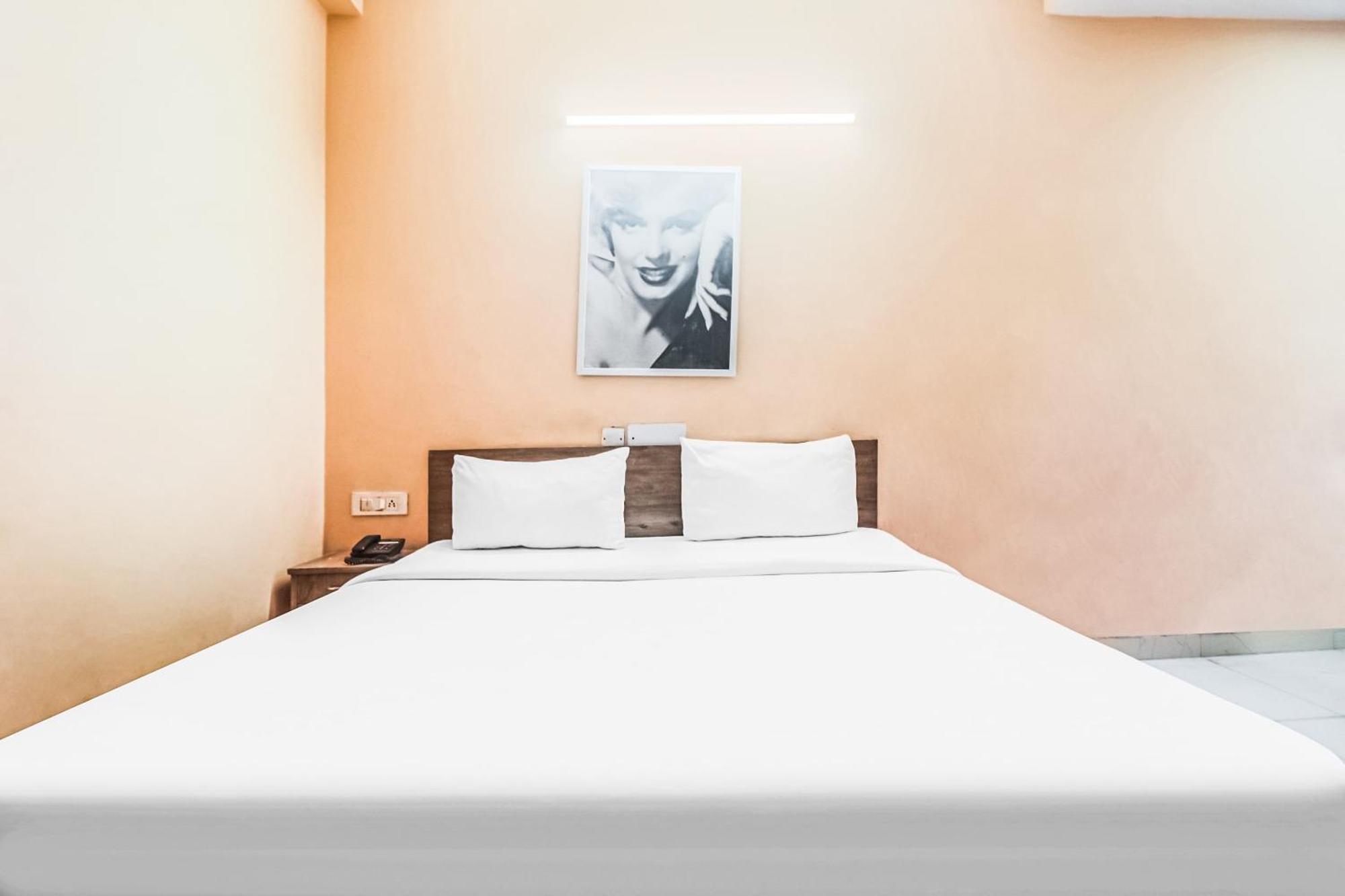 Hotel O Avni Residency