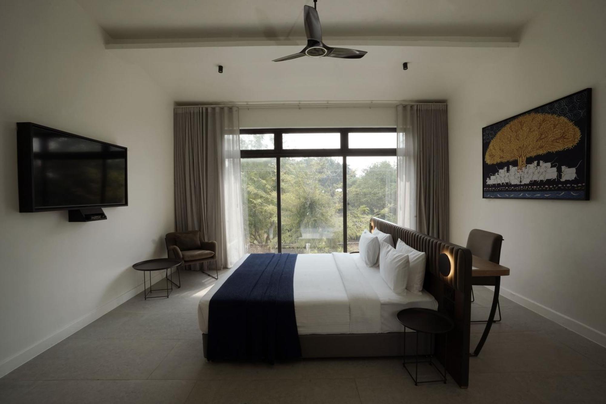 Western Country Club Resort 4*