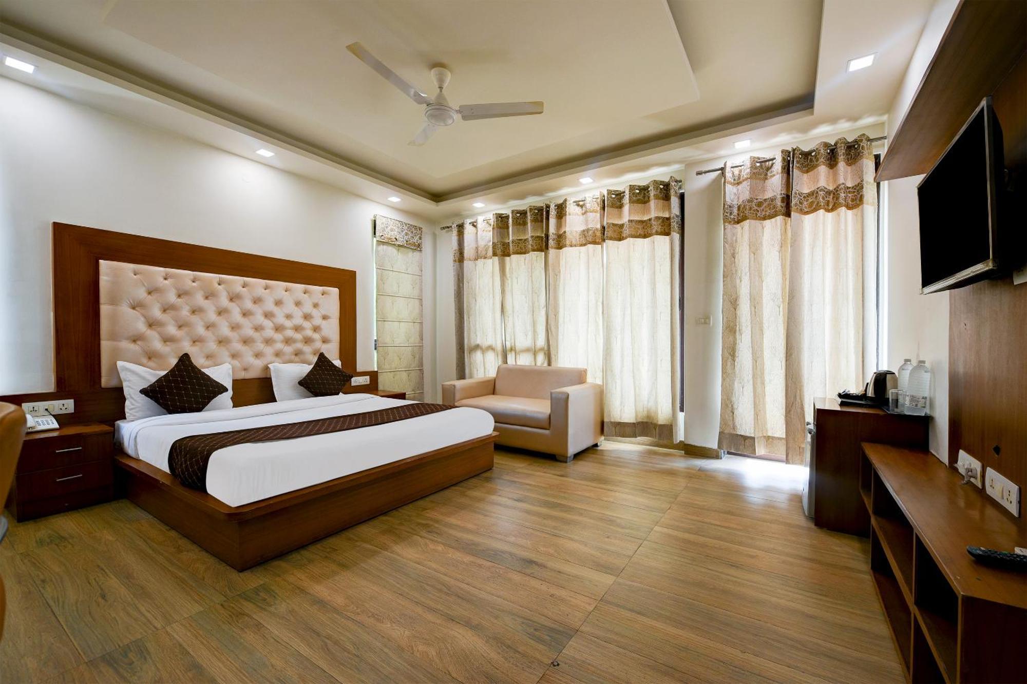 Leaf 9 Boutique, Near Golf Course Road And Galleria Market Gurgaon