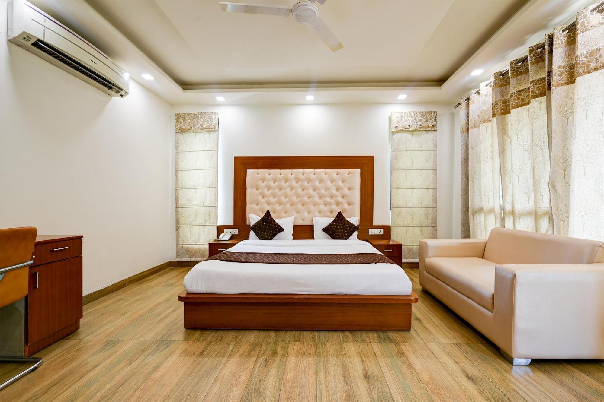 Hotel Leaf 9 Boutique, Near Golf Course Road And Galleria Market