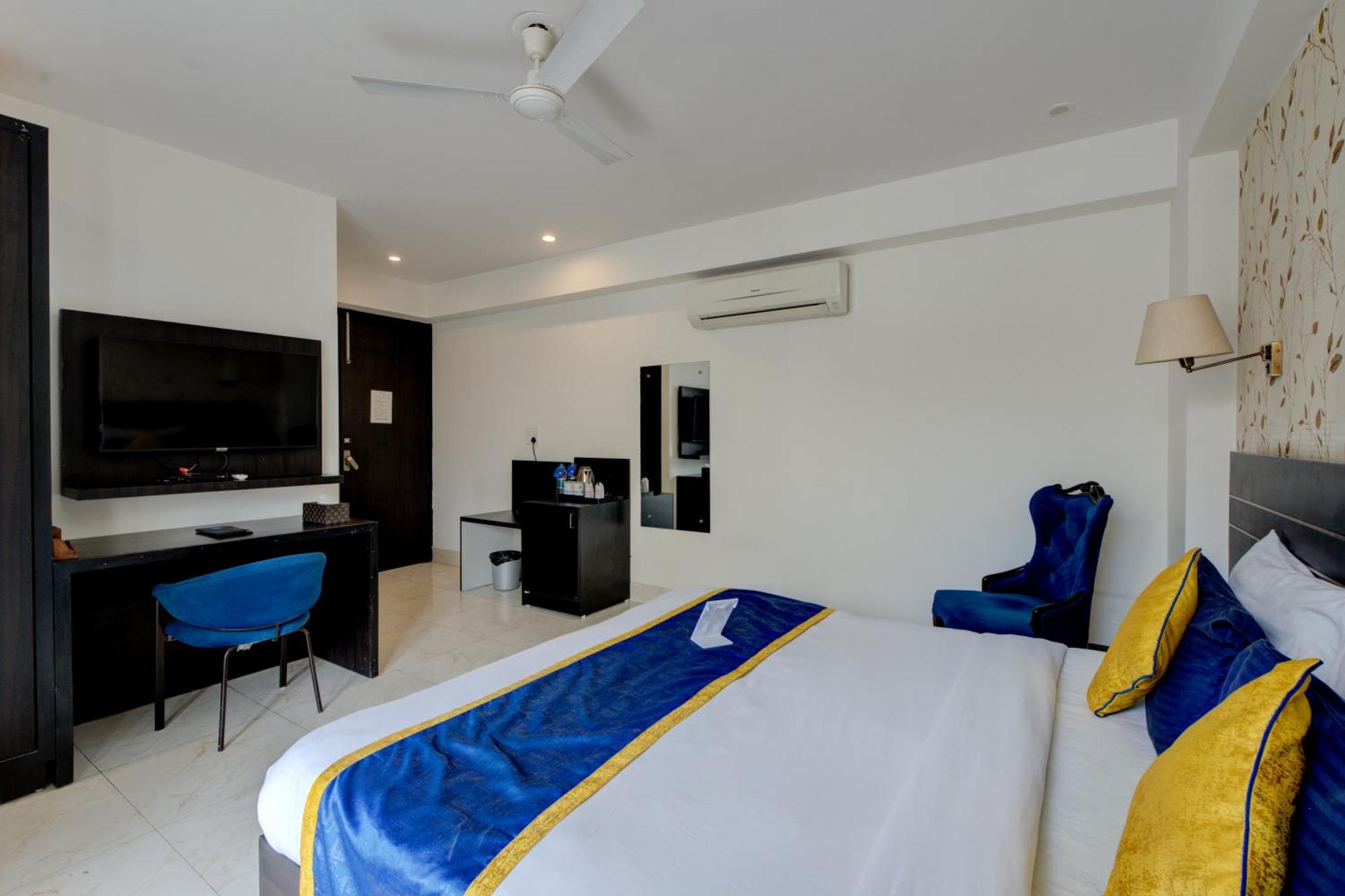 Blueneck Sec 40 Unitech Cyber Park Gurugram 3* Gurgaon