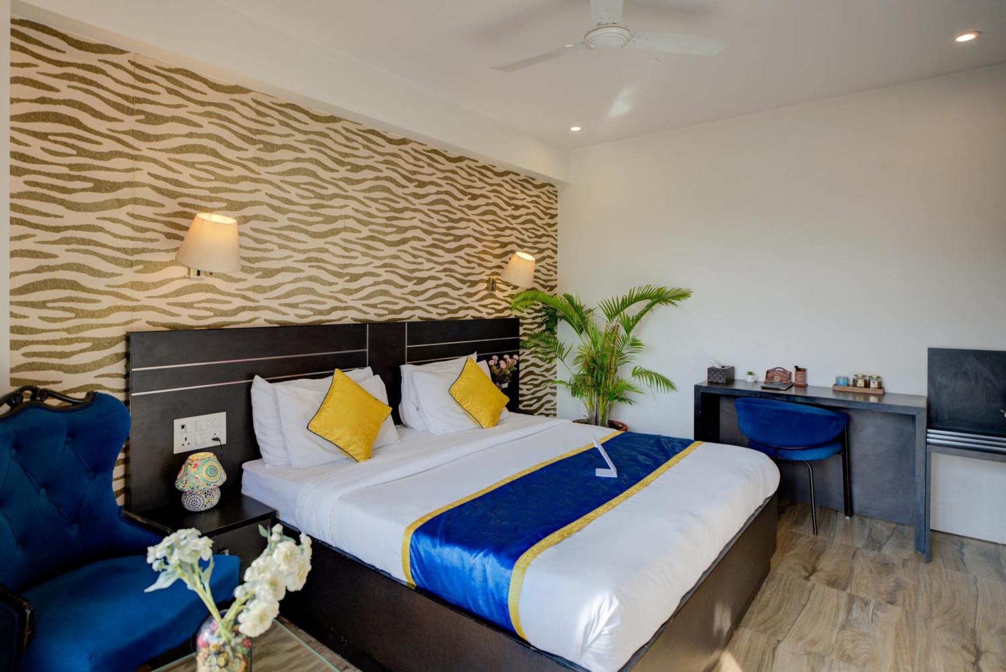 Blueneck Sec 40 Unitech Cyber Park Gurugram 3*