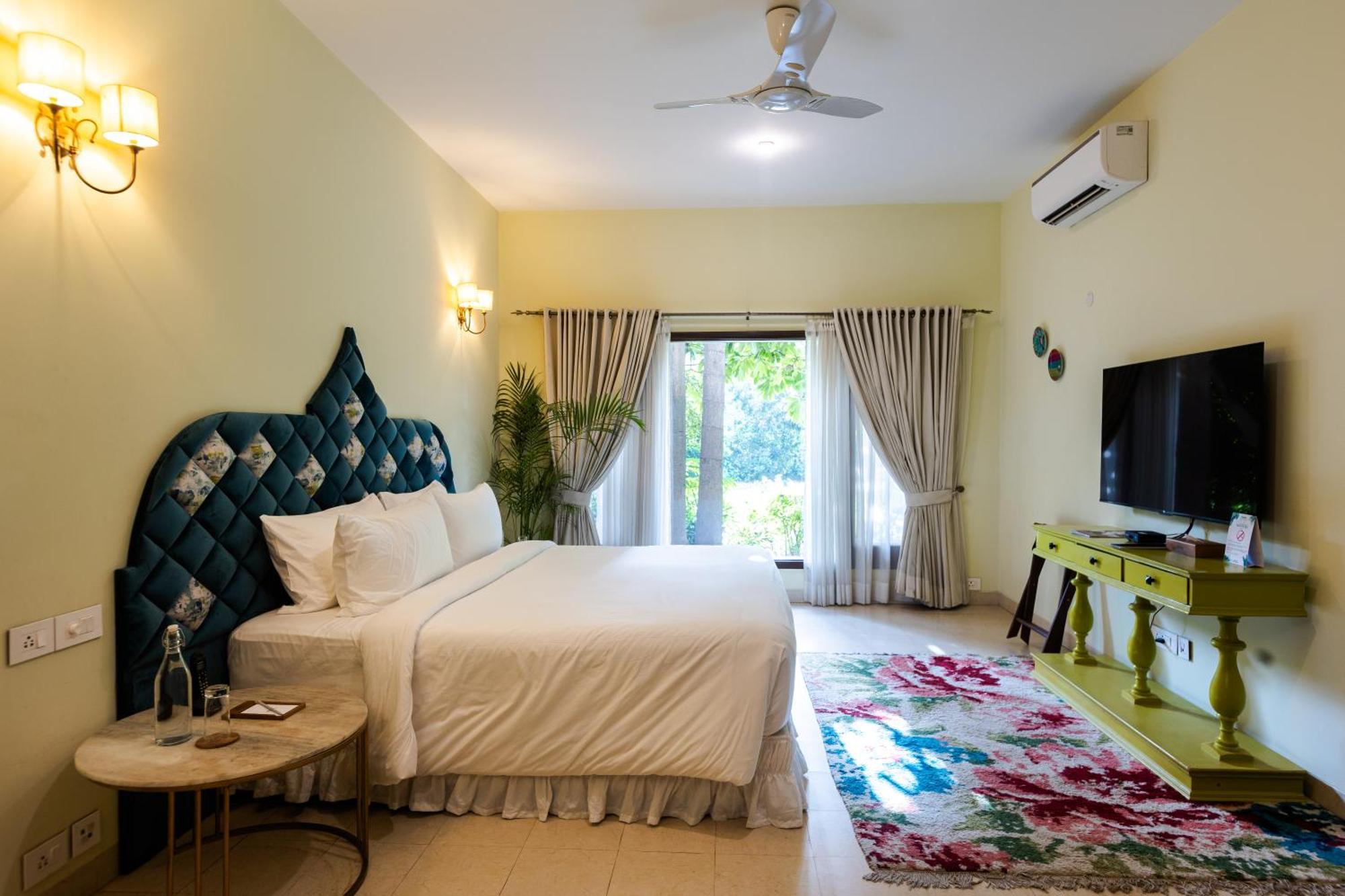 Karma Lakelands, Gurugram 4*