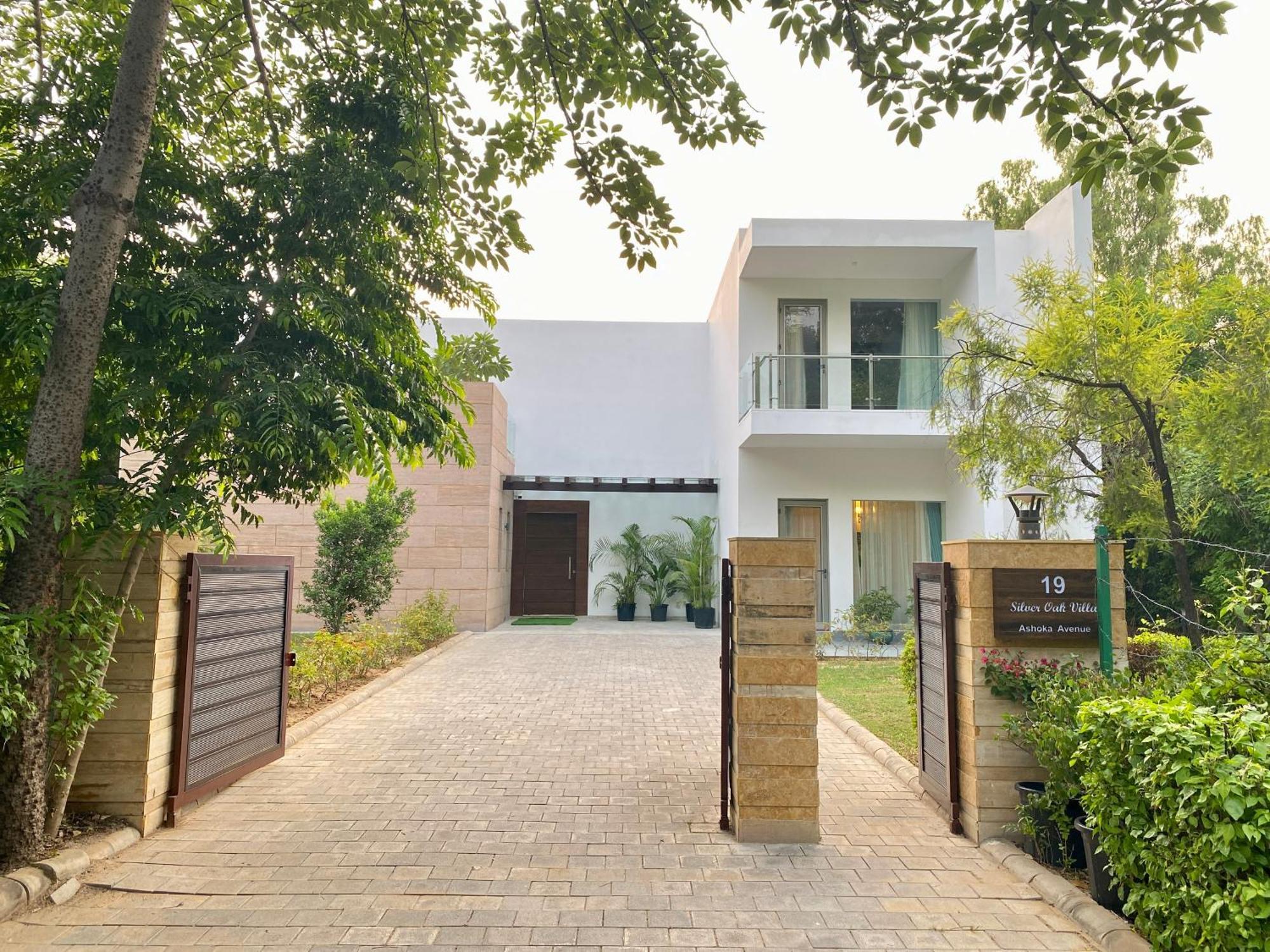 Karma Lakelands, Gurugram 4*