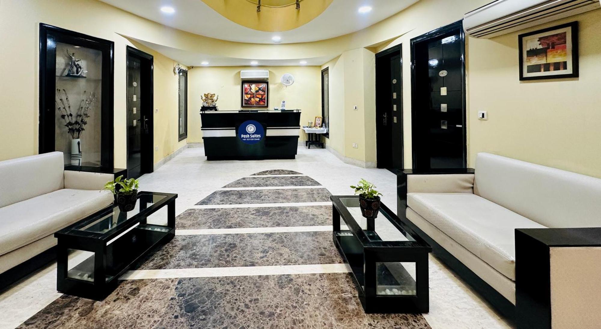 Hotel Posh - Golf Course Road