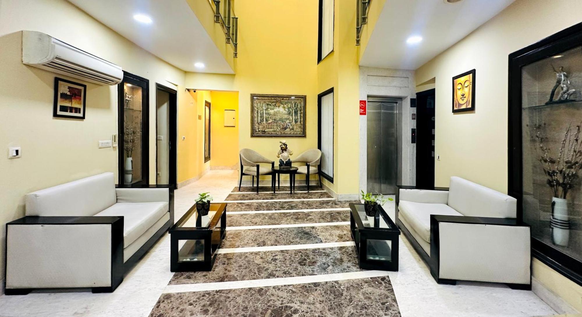 Posh - Golf Course Road 4*