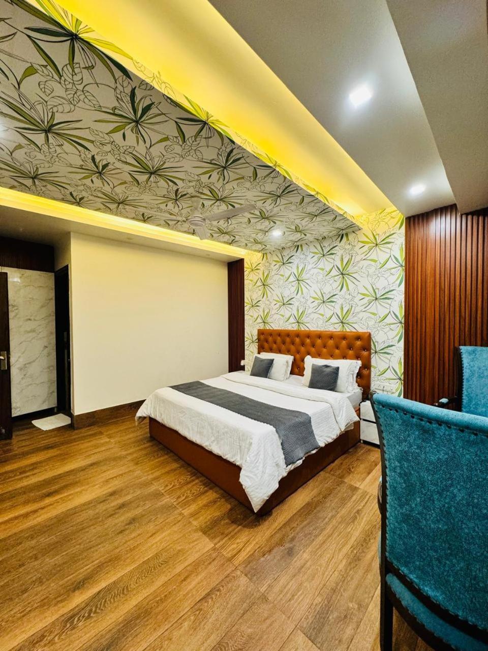 Dayal Regency, Shushant Lok Sector 29, Near Fortis Hospital 3* Gurgaon