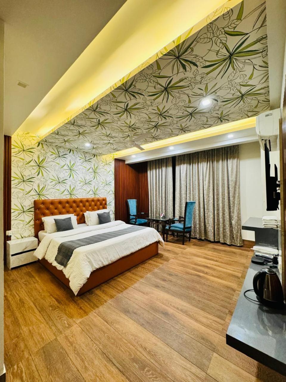 Dayal Regency, Shushant Lok Sector 29, Near Fortis Hospital