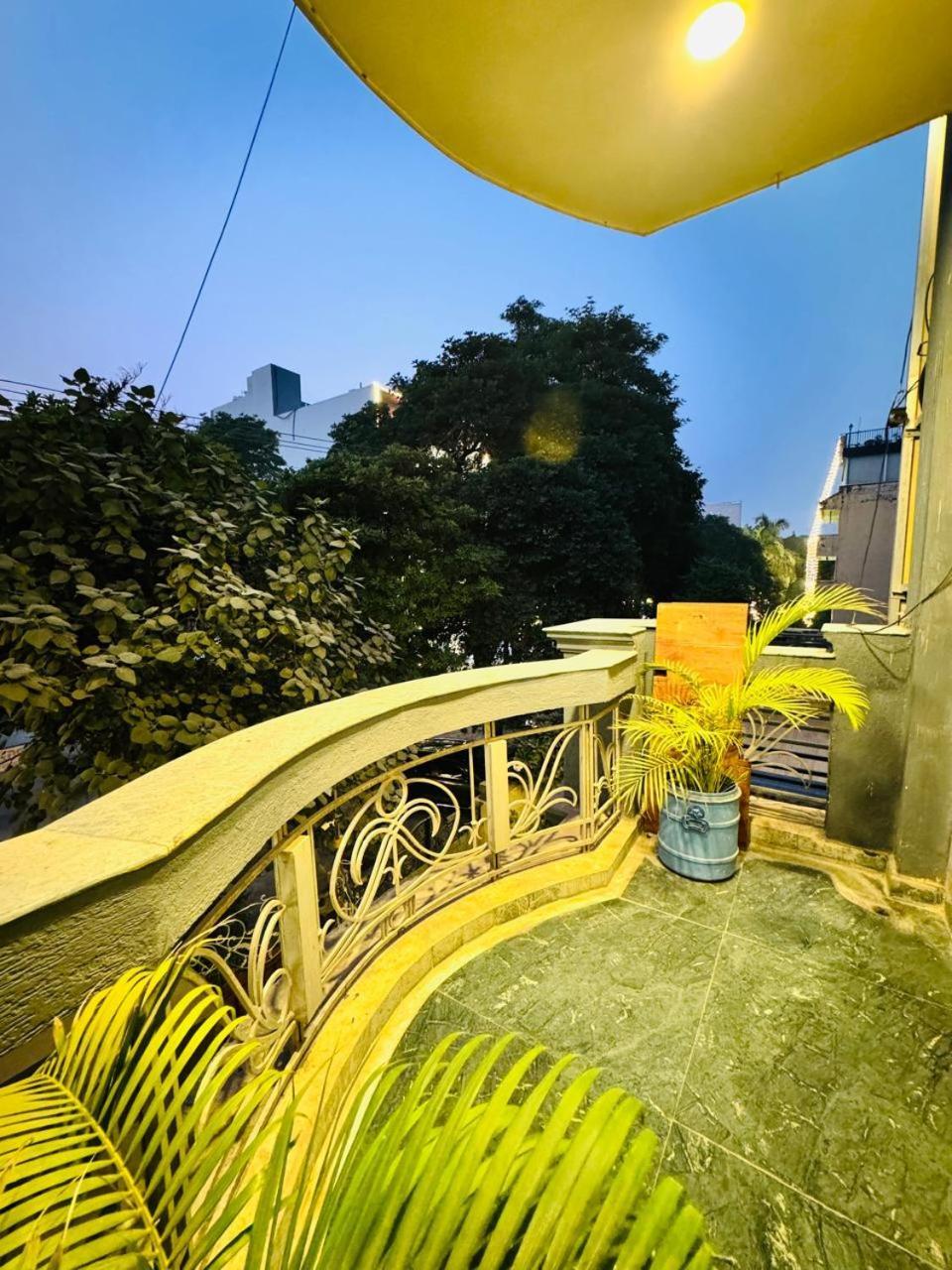 Hotel Dayal Regency, Shushant Lok Sector 29, Near Fortis Hospital 3*