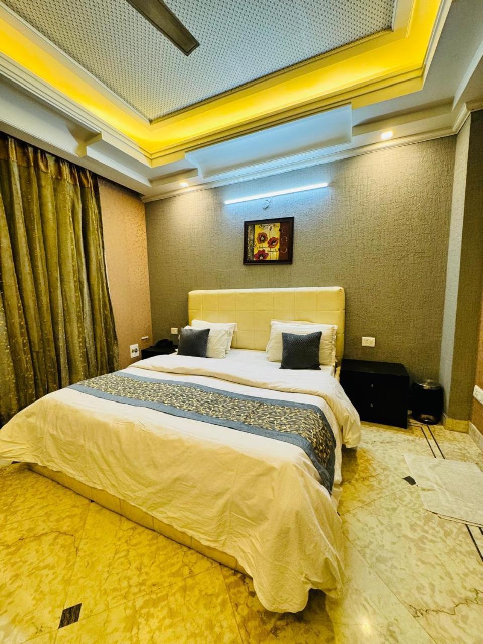 Dayal Regency, Shushant Lok Sector 29, Near Fortis Hospital Hotel