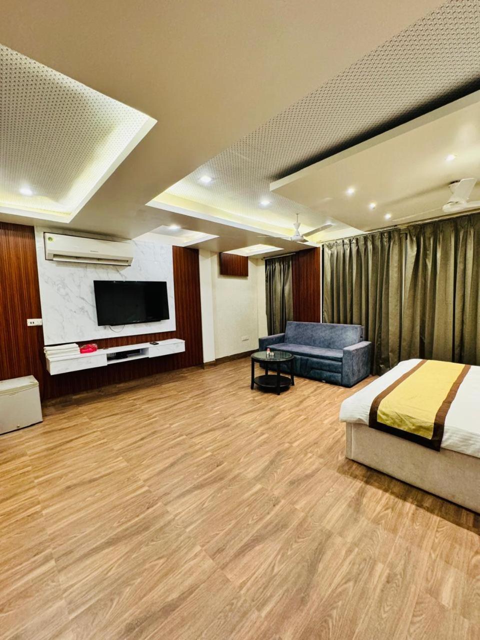 Dayal Regency, Shushant Lok Sector 29, Near Fortis Hospital 3* Gurgaon