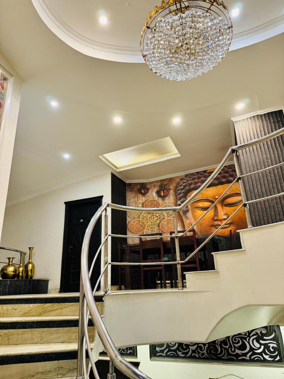 Dayal Regency, Shushant Lok Sector 29, Near Fortis Hospital Hotel 3*