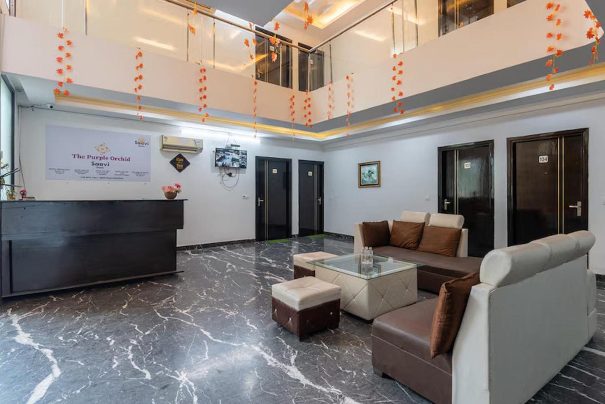 Hotel Saavi Huda City Centre 3*