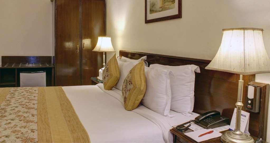 Resort Western Country Club Gurgaon