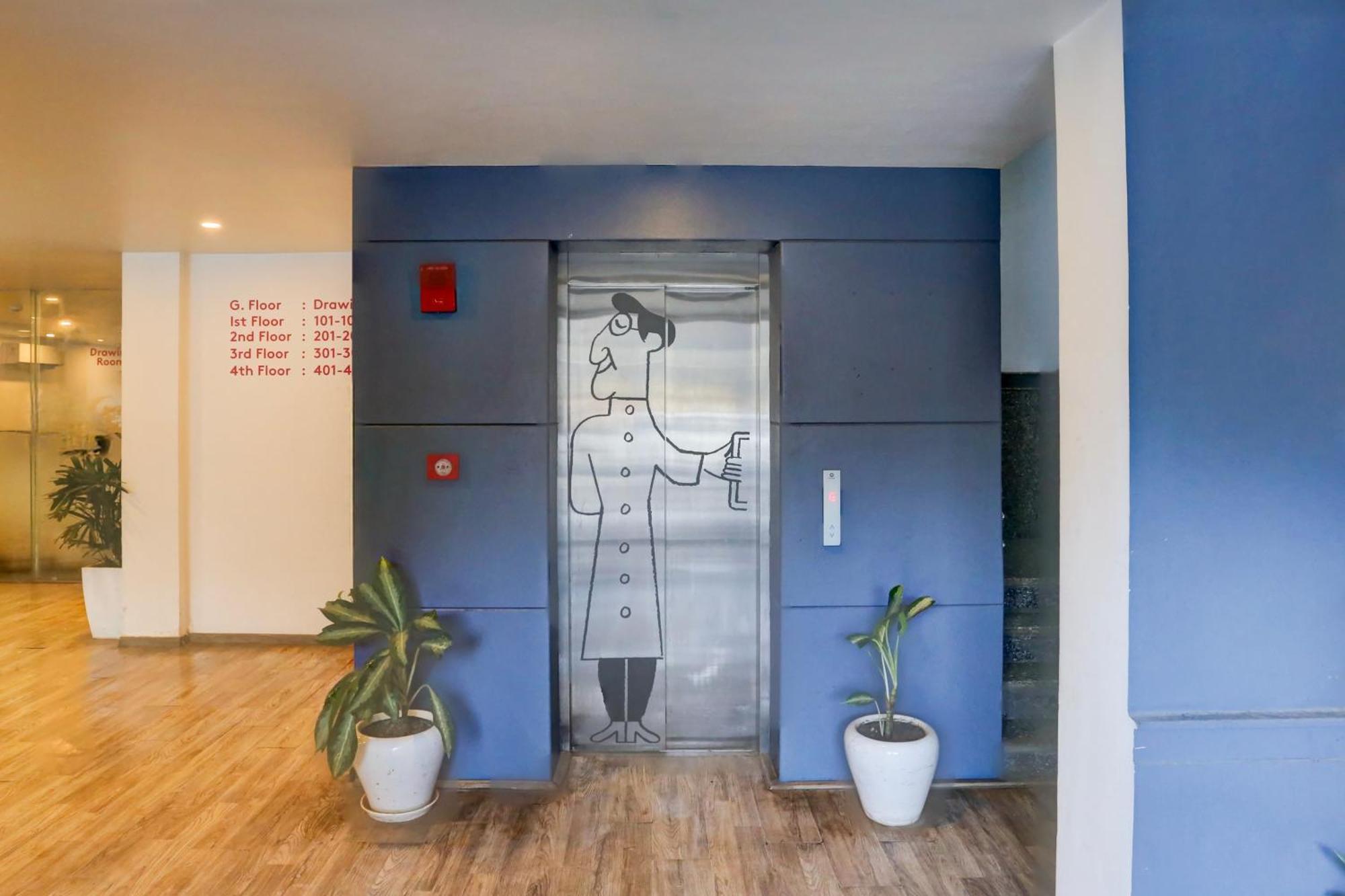 Hotel Townhouse Sector 57 Near Hong Kong Bazaar 3*