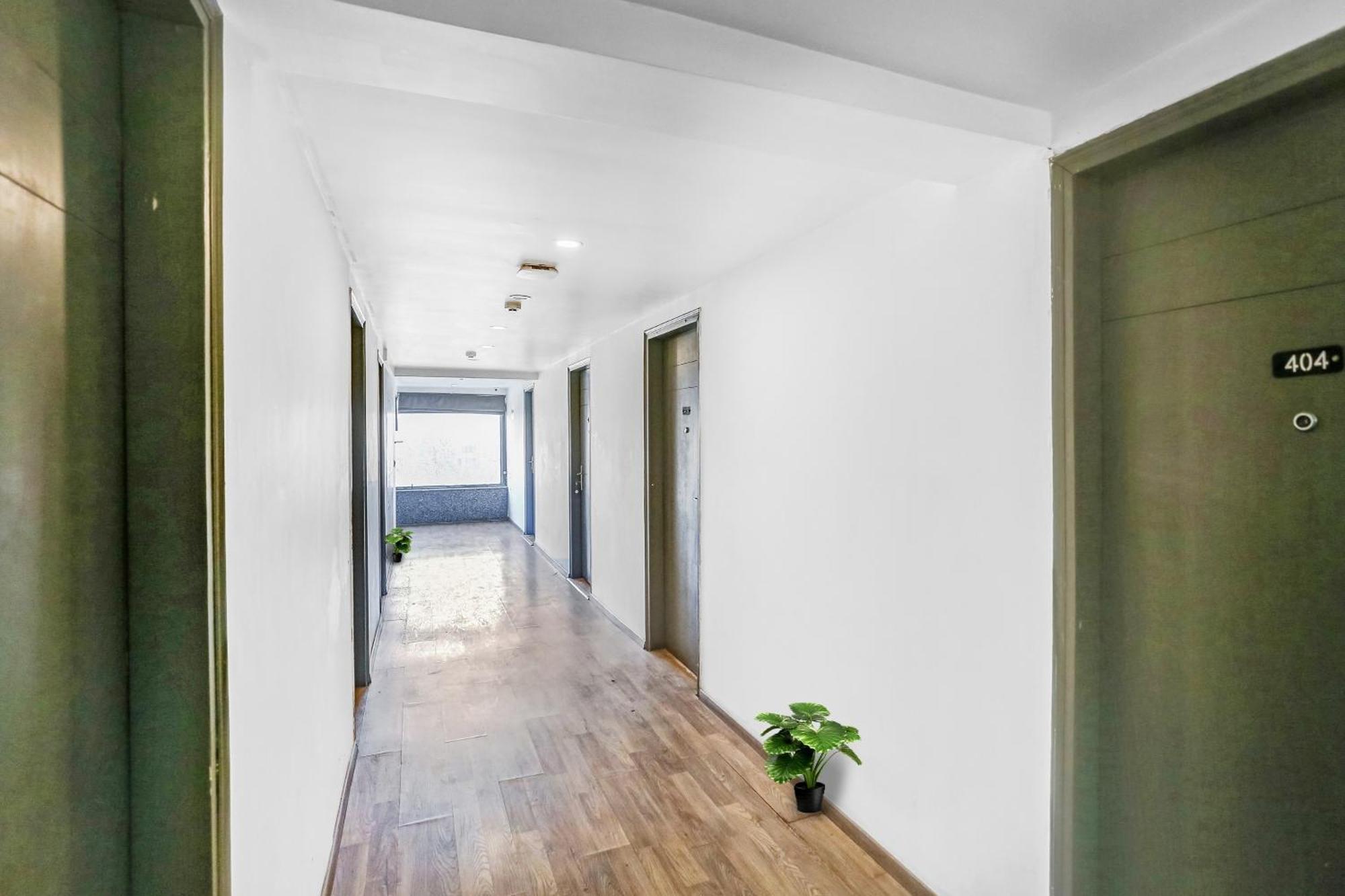 Townhouse Sector 57 Near Hong Kong Bazaar Hotel Gurgaon