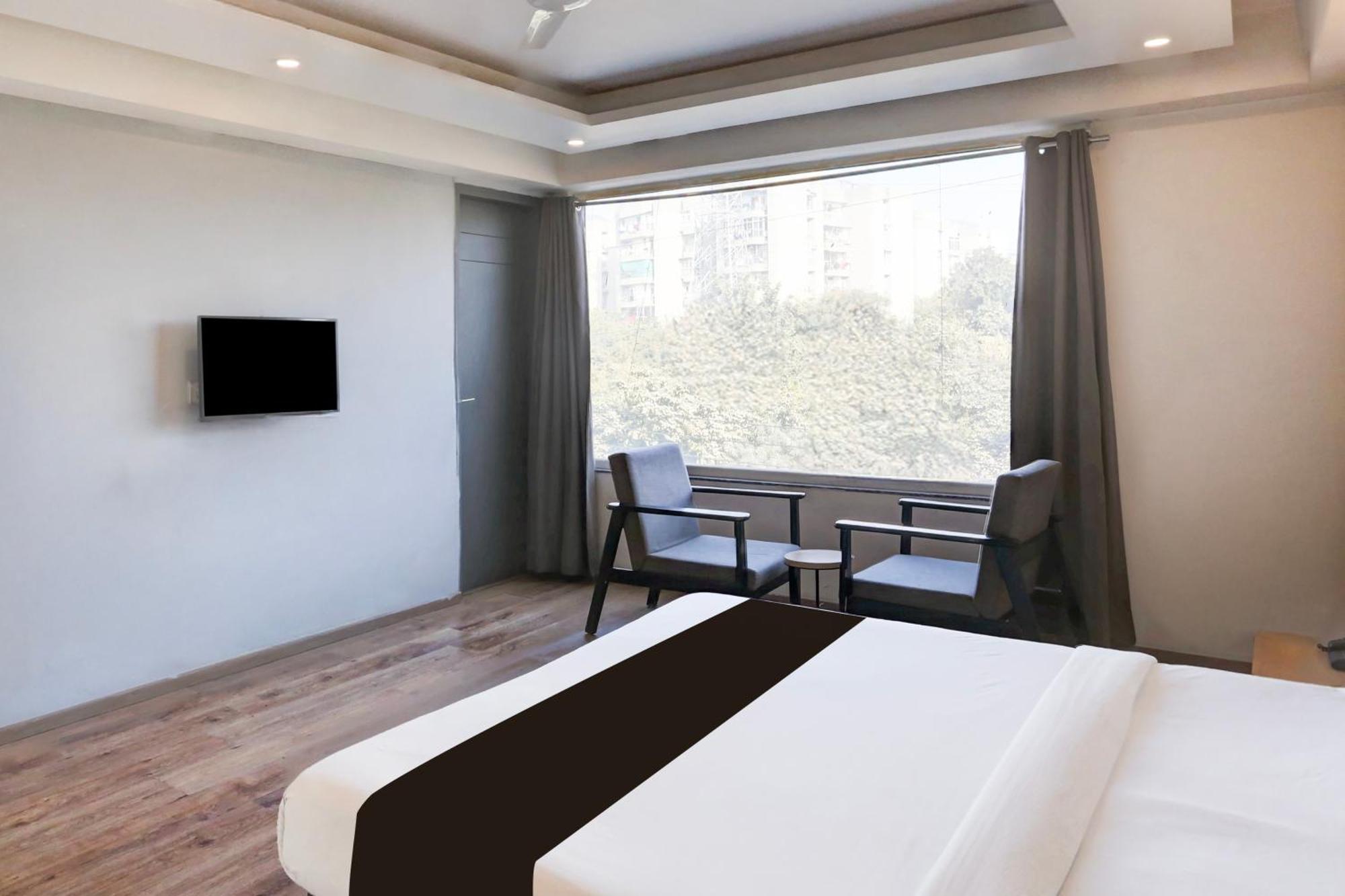 Townhouse Sector 57 Near Hong Kong Bazaar Hotel Gurgaon