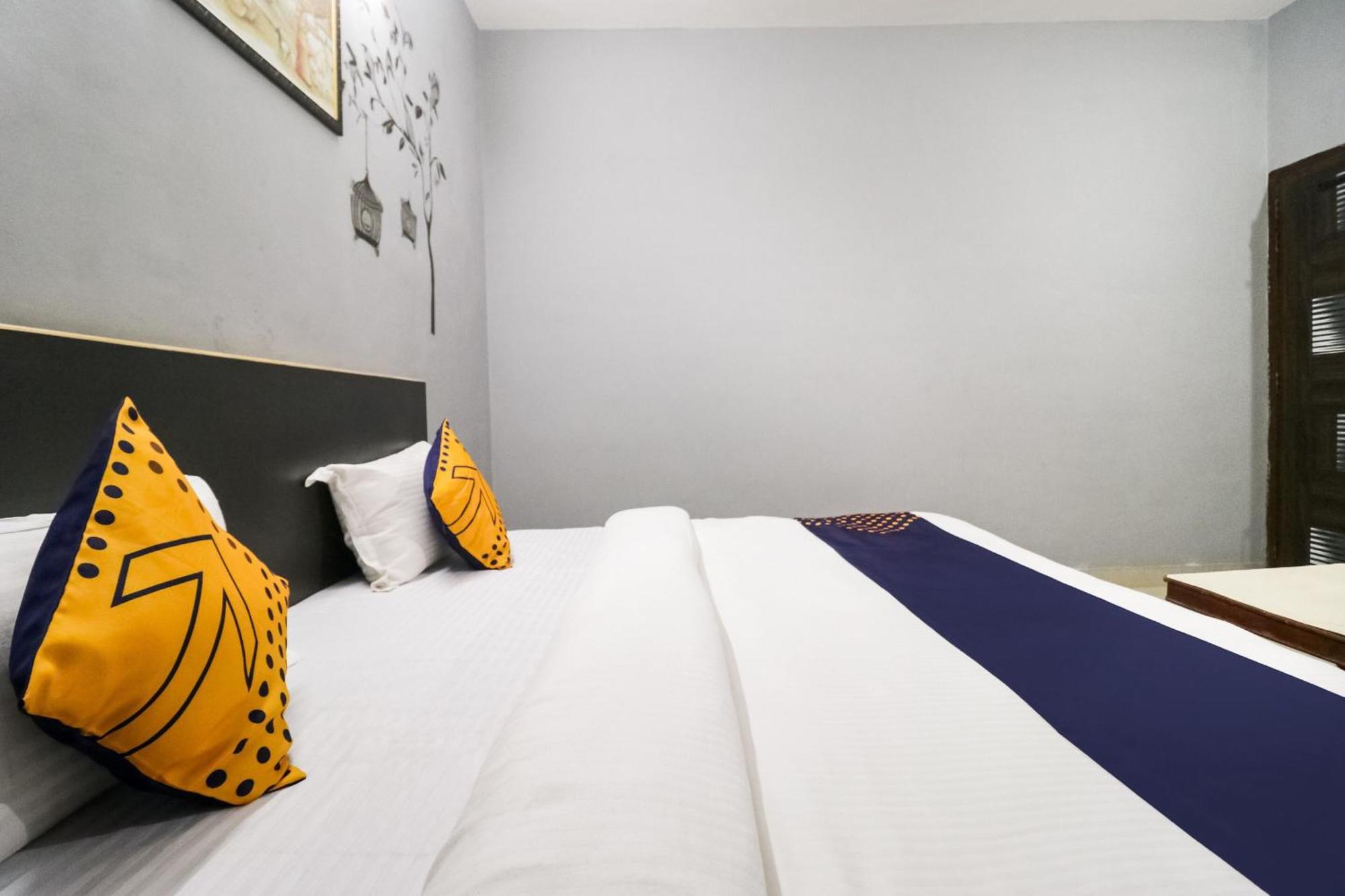 O Sunrise Hotel