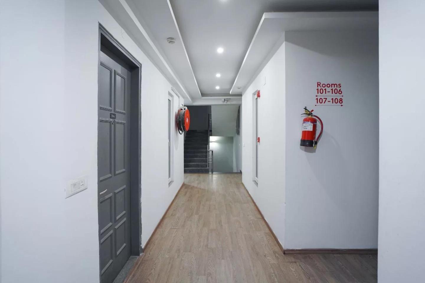 Saltstayz Sector 39- Near Rajiv Chowk & Sohna Road