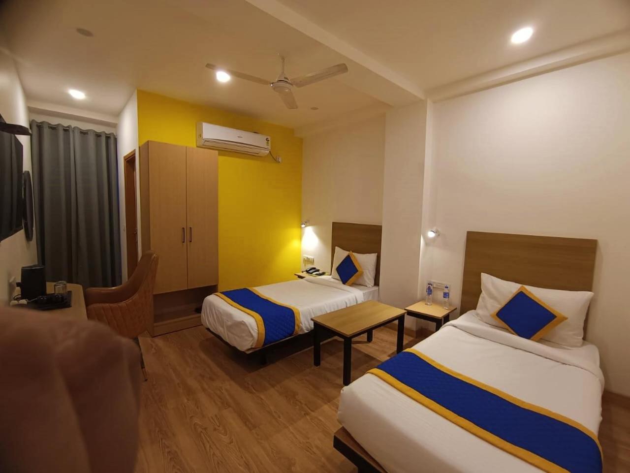 Hotel Aamantran Residency Hotel, Sohna Road, Sector 49, Gurugram Gurgaon