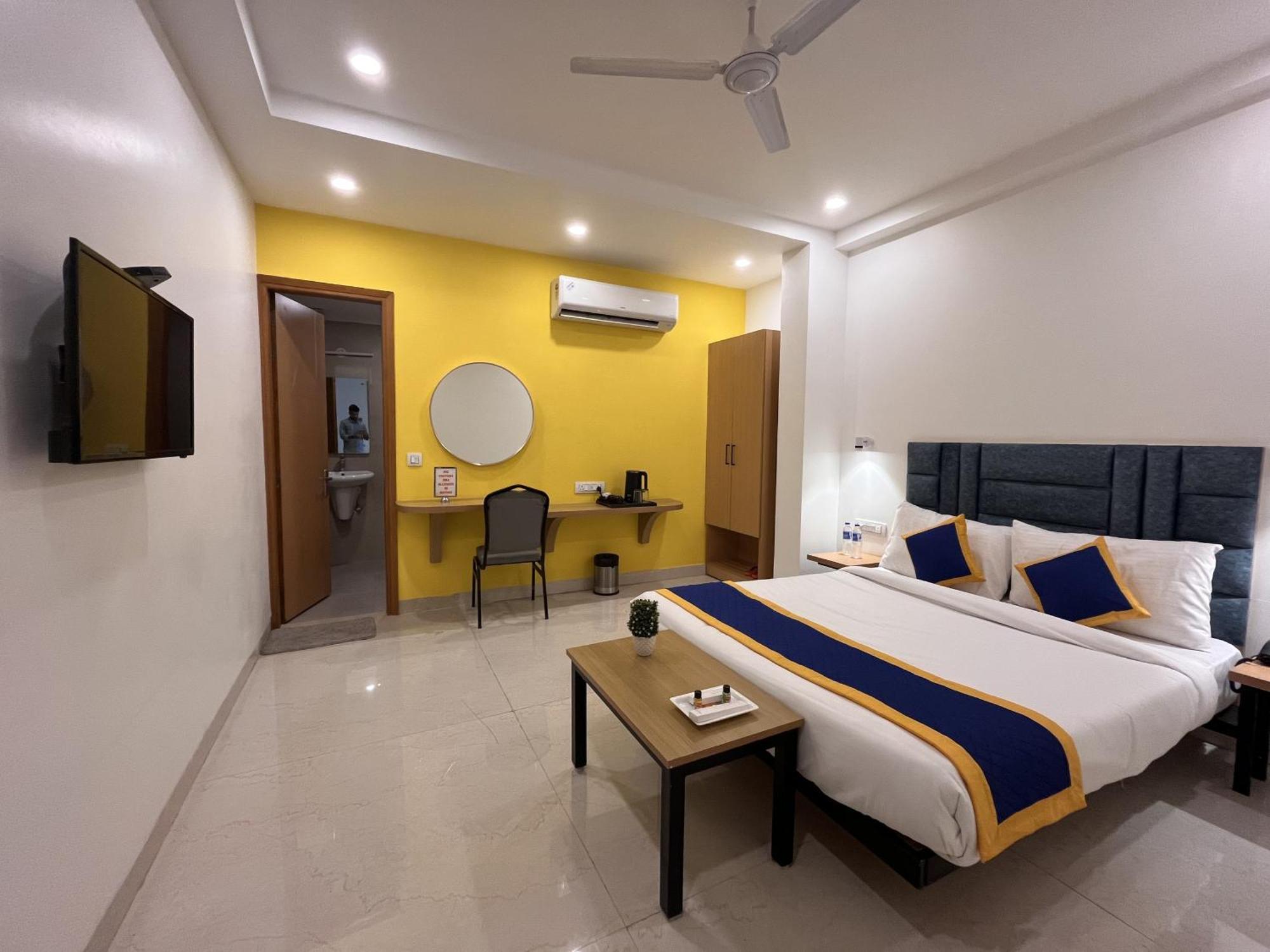 Hotel Aamantran Residency Hotel, Sohna Road, Sector 49, Gurugram