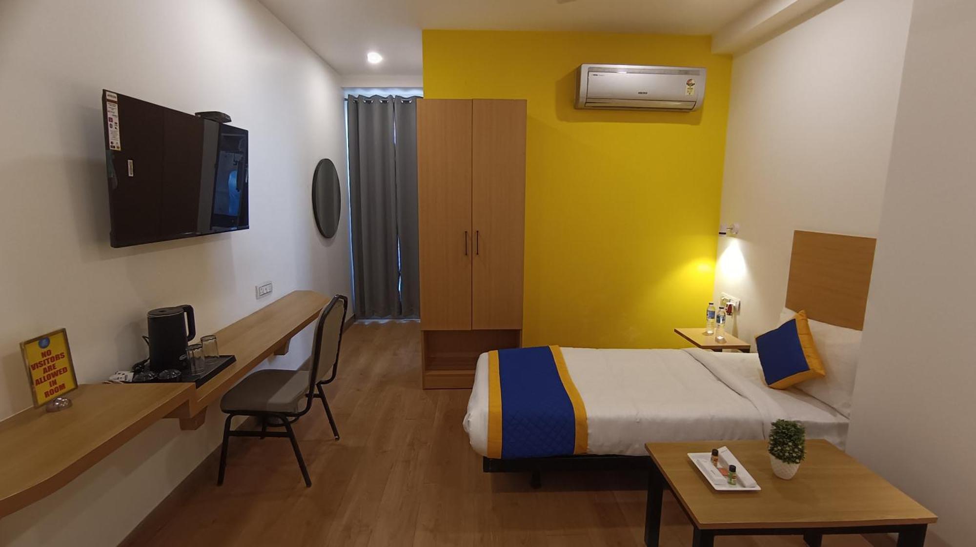 Hotel Aamantran Residency Hotel, Sohna Road, Sector 49, Gurugram Gurgaon