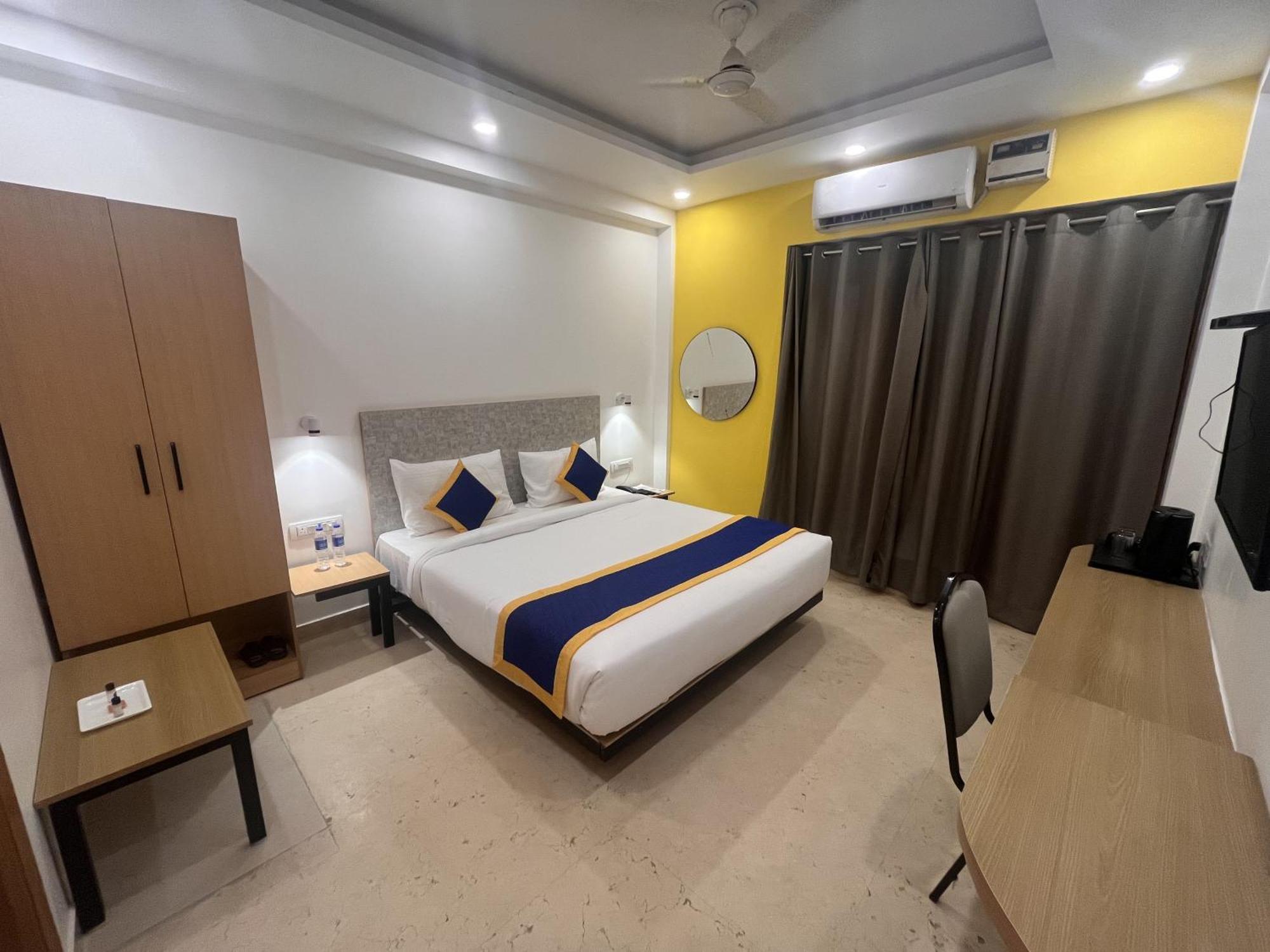 Hotel Aamantran Residency Hotel, Sohna Road, Sector 49, Gurugram Gurgaon