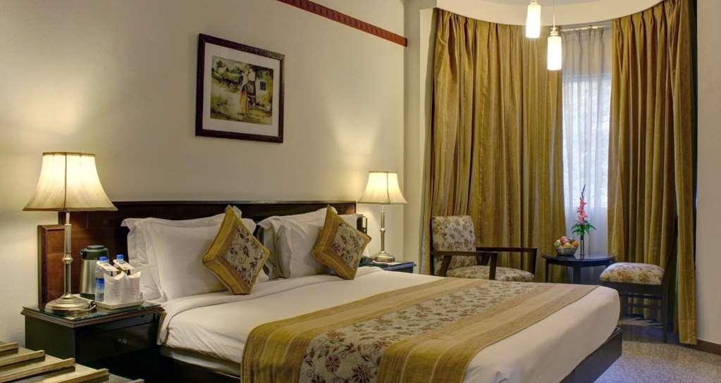 Resort Western Country Club Gurgaon