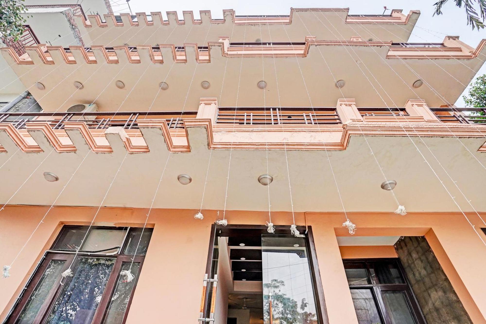 Hotel O Starlight Gurgaon
