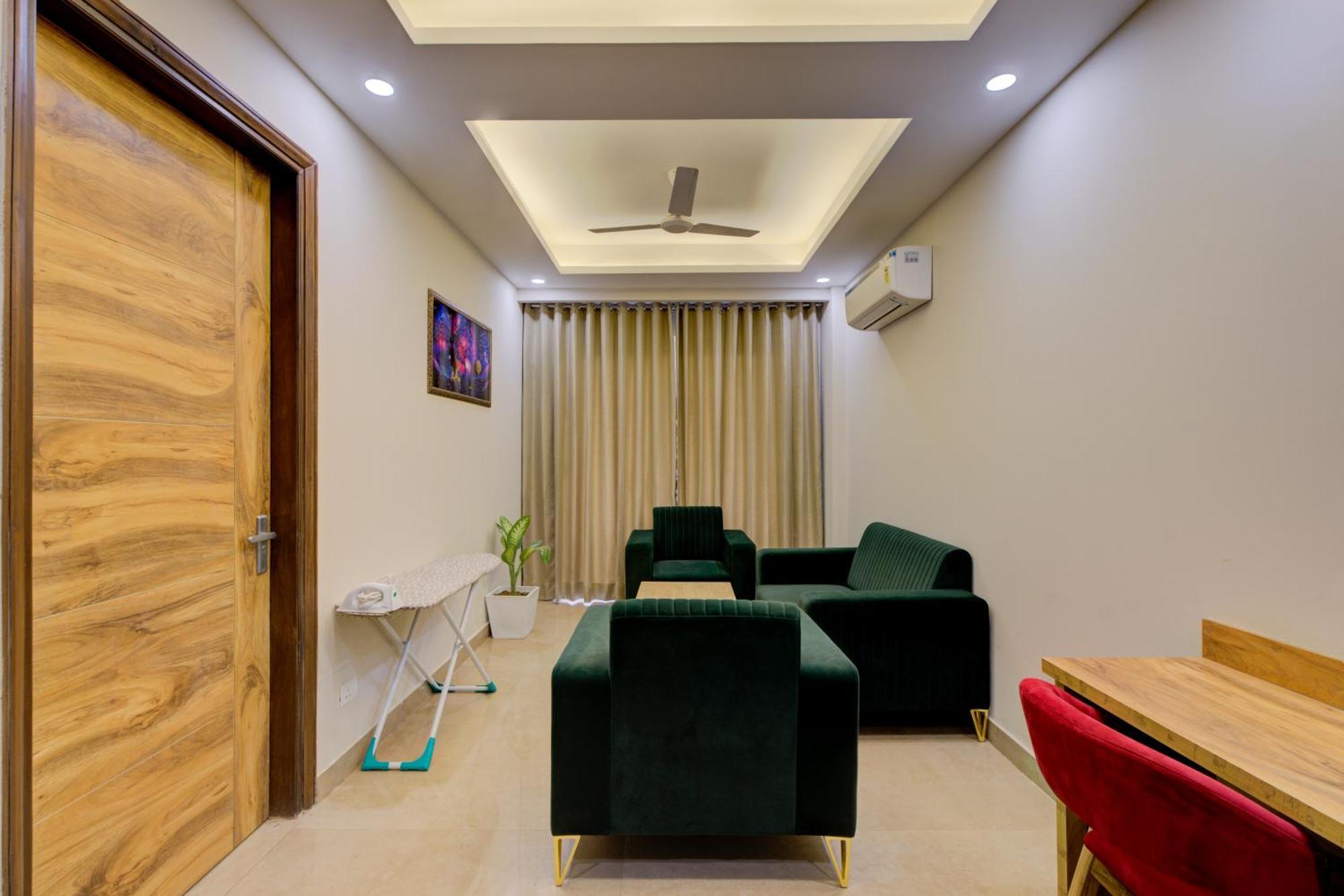 1 Bhk Serviced Apartments Sector 52 Near Millennium City Centre Metro Station * Gurgaon