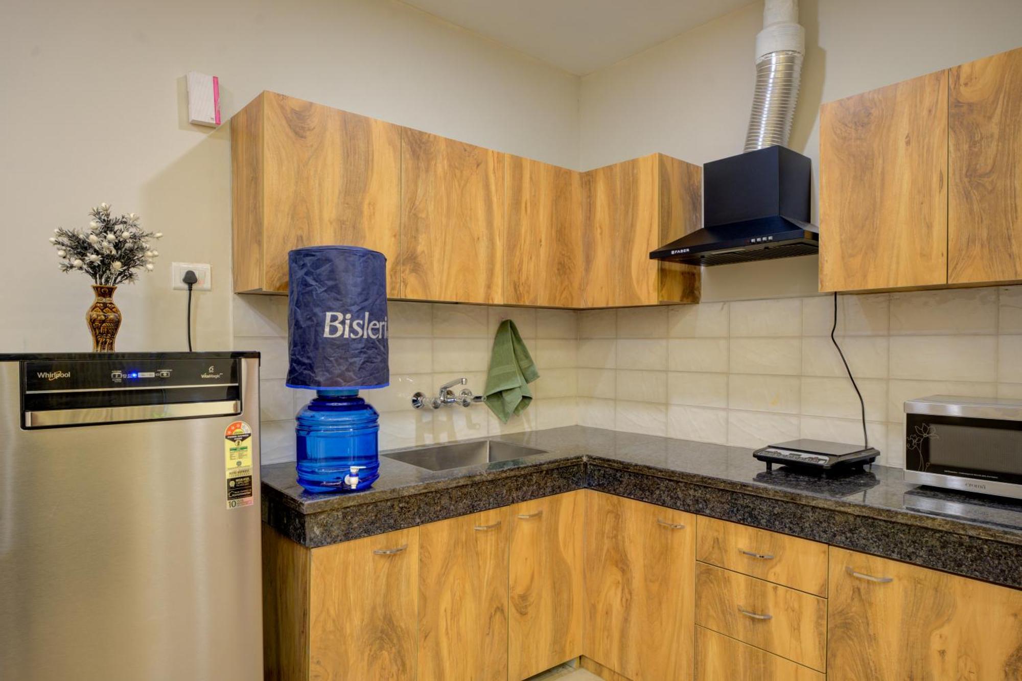 1 Bhk Serviced Apartments Sector 52 Near Millennium City Centre Metro Station Aparthotel *