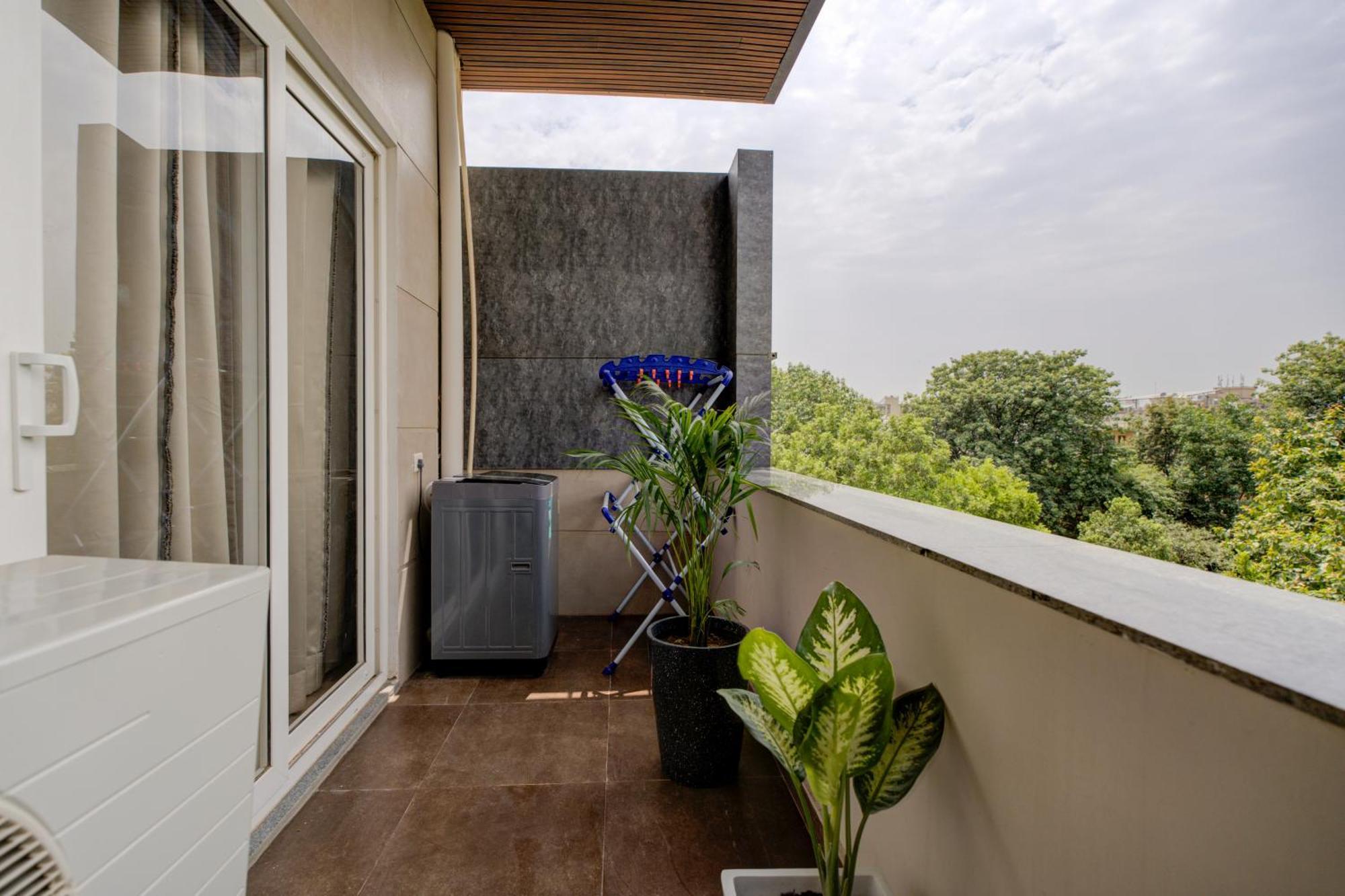 1 Bhk Serviced Apartments Sector 52 Near Millennium City Centre Metro Station Aparthotel Gurgaon