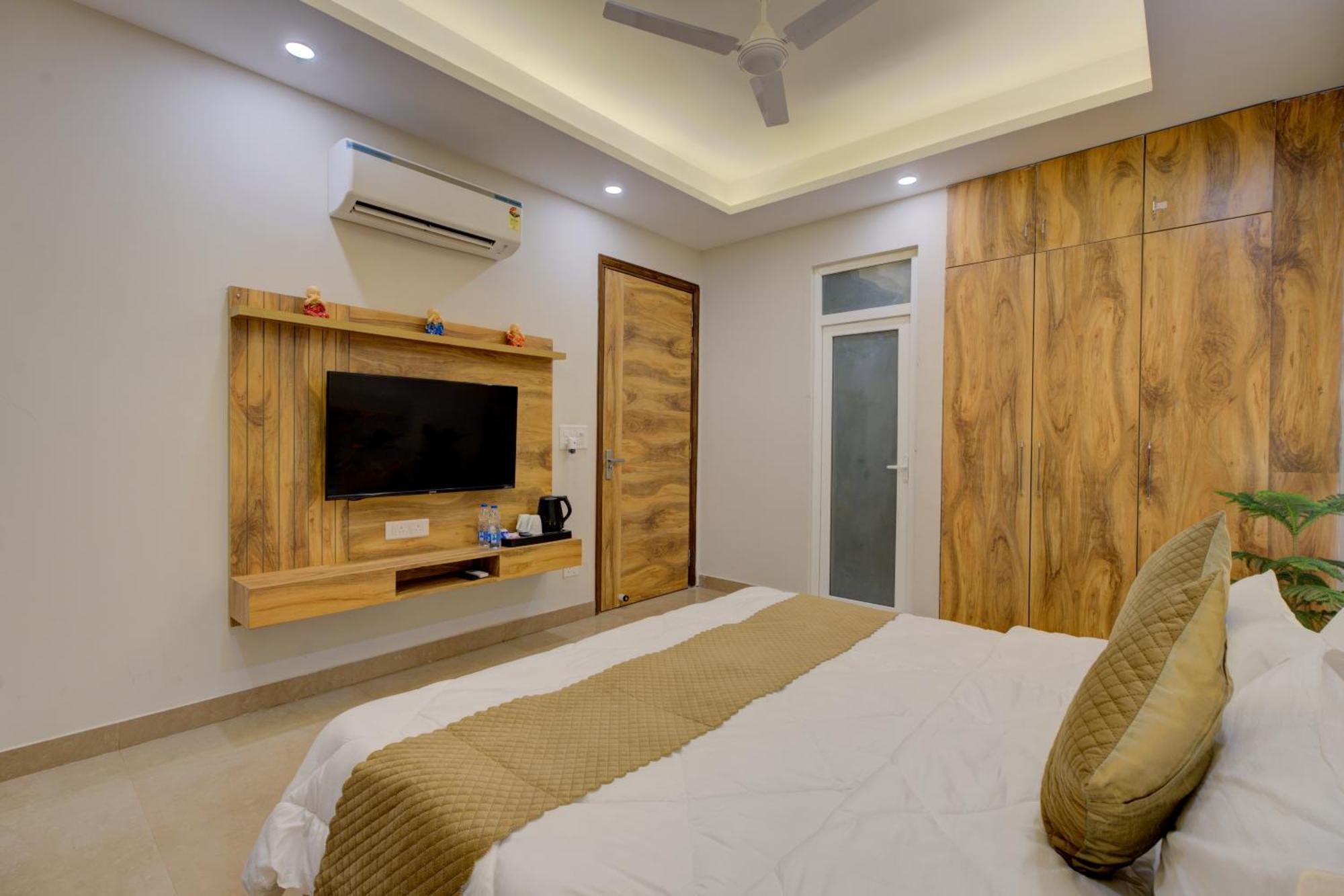 Aparthotel 1 Bhk Serviced Apartments Sector 52 Near Millennium City Centre Metro Station