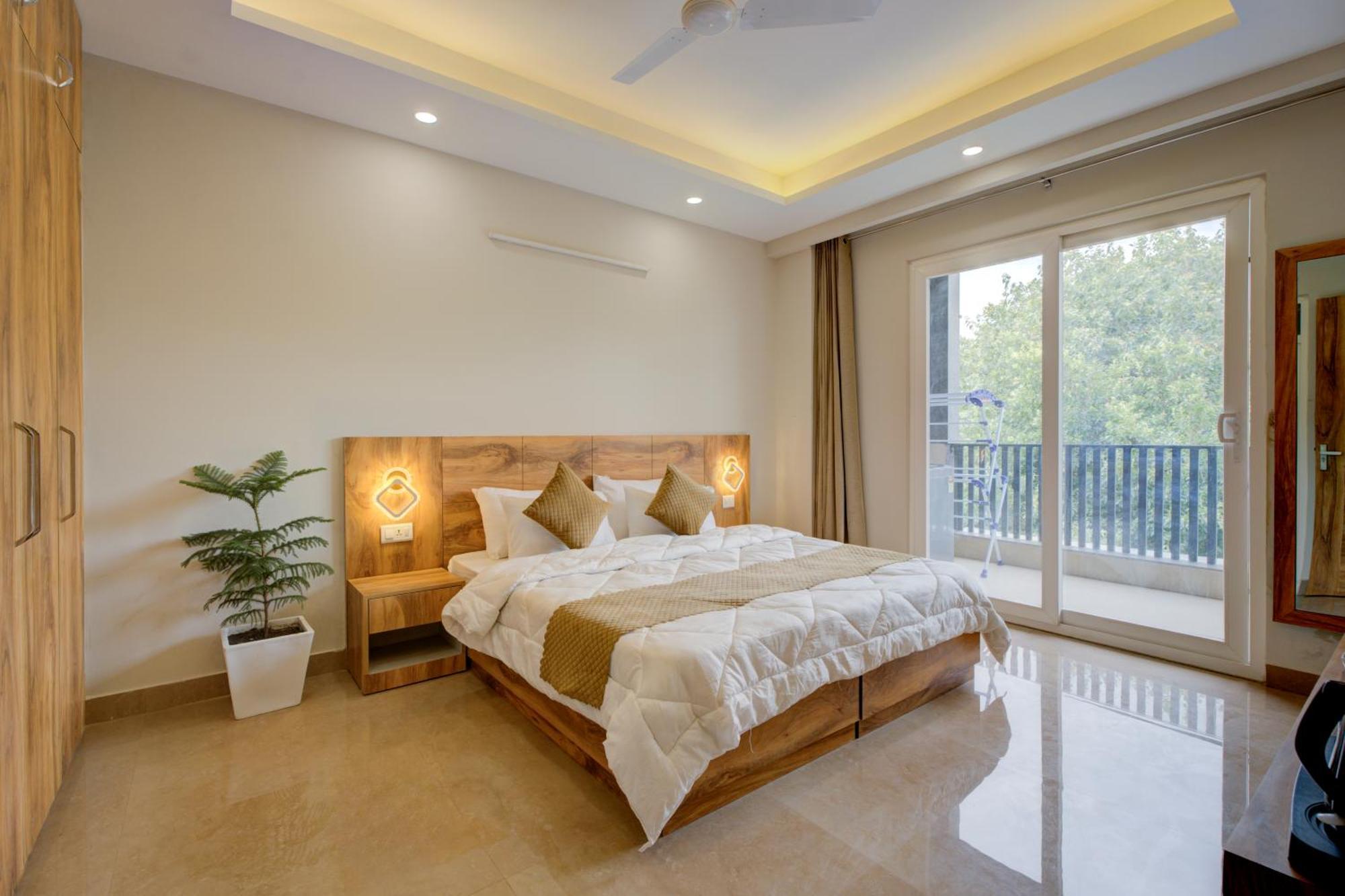 Aparthotel 1 Bhk Serviced Apartments Sector 52 Near Millennium City Centre Metro Station *