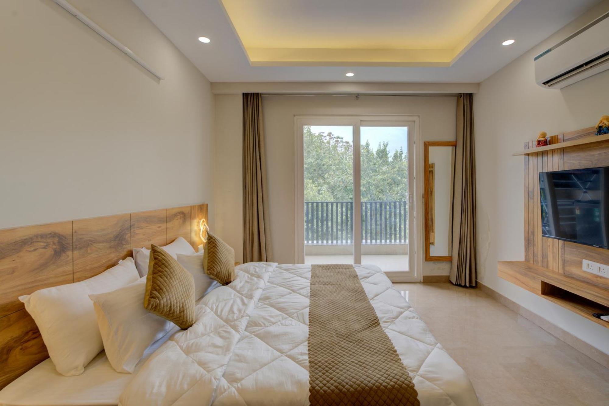 1 Bhk Serviced Apartments Sector 52 Near Millennium City Centre Metro Station Aparthotel Gurgaon