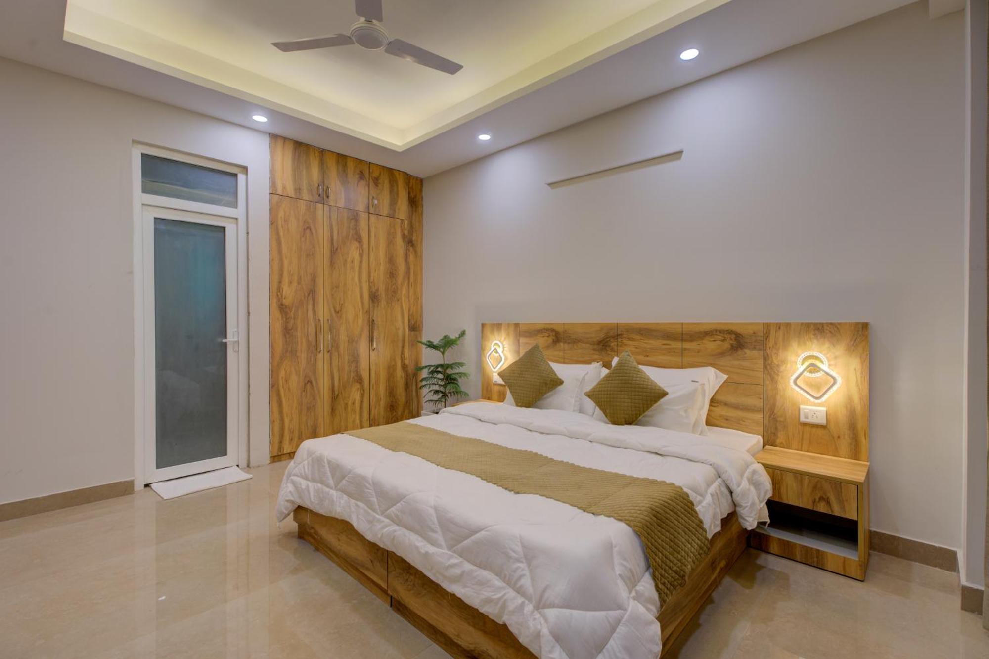 1 Bhk Serviced Apartments Sector 52 Near Millennium City Centre Metro Station *