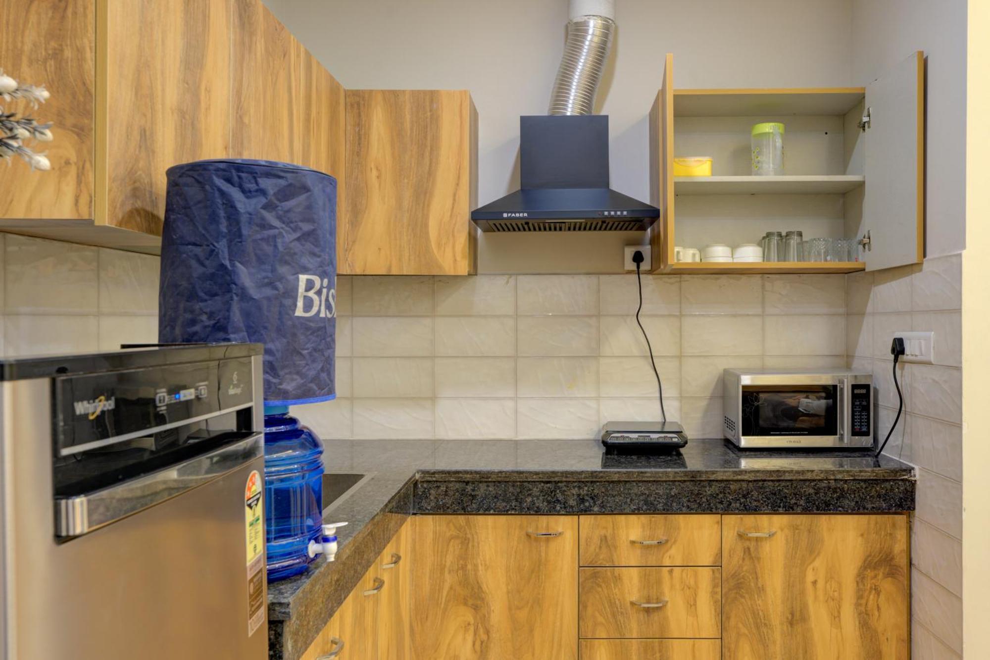 1 Bhk Serviced Apartments Sector 52 Near Millennium City Centre Metro Station Aparthotel *