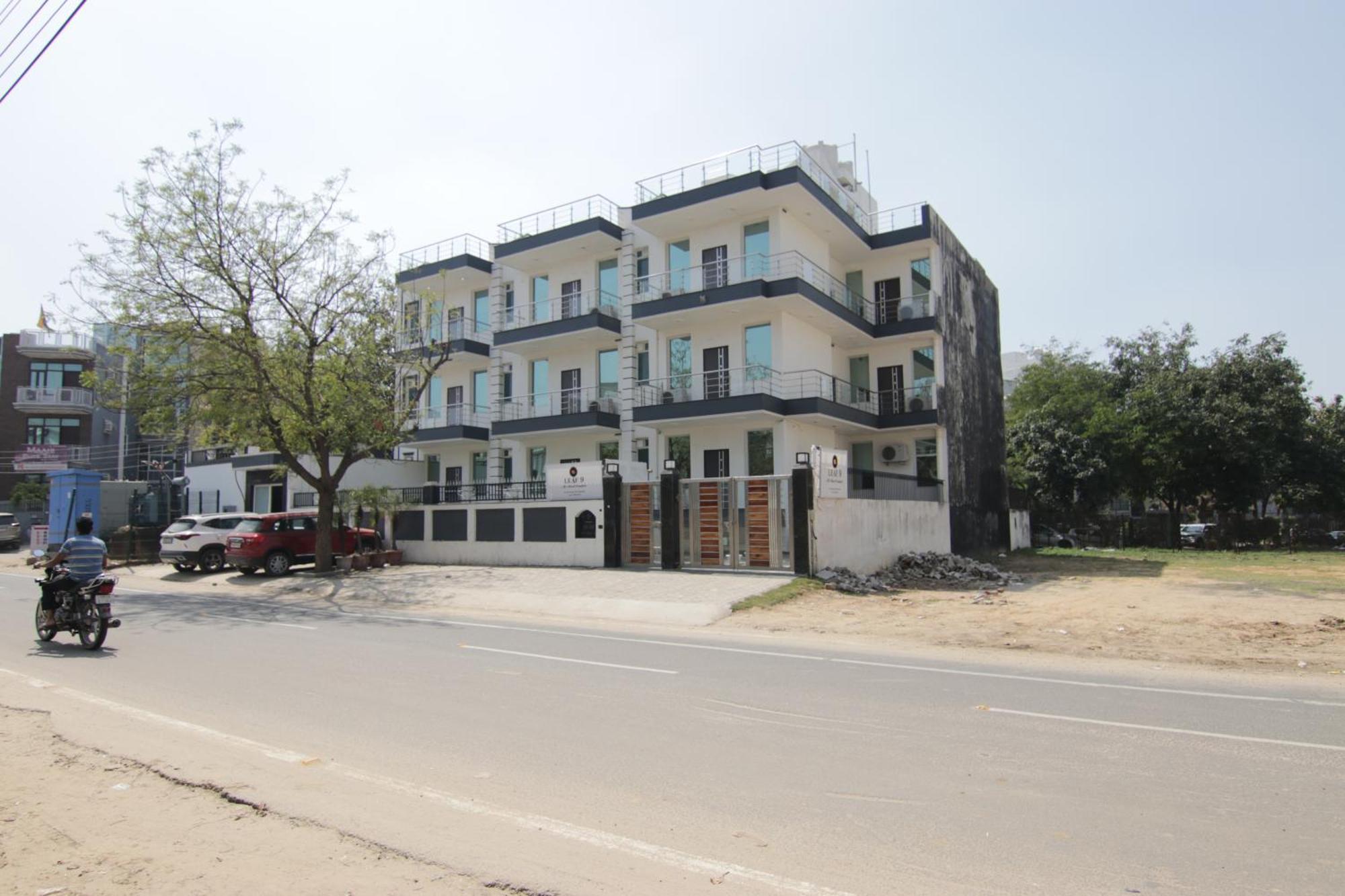 Leaf 9, Cyber Near Ambience Mall 3* Gurgaon