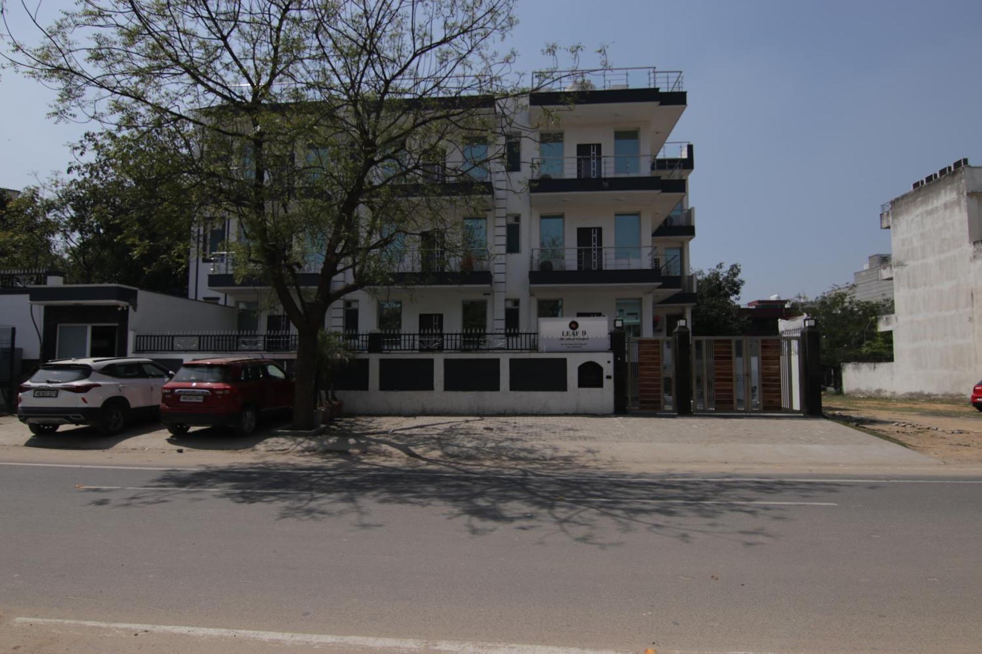 Leaf 9, Cyber Near Ambience Mall 3* Gurgaon