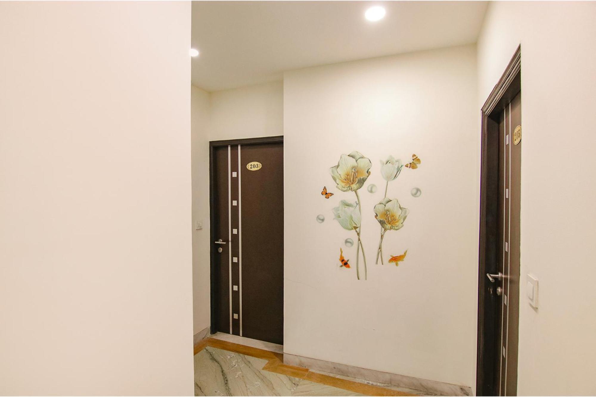 Leaf 9, Cyber Near Ambience Mall Hotel 3*