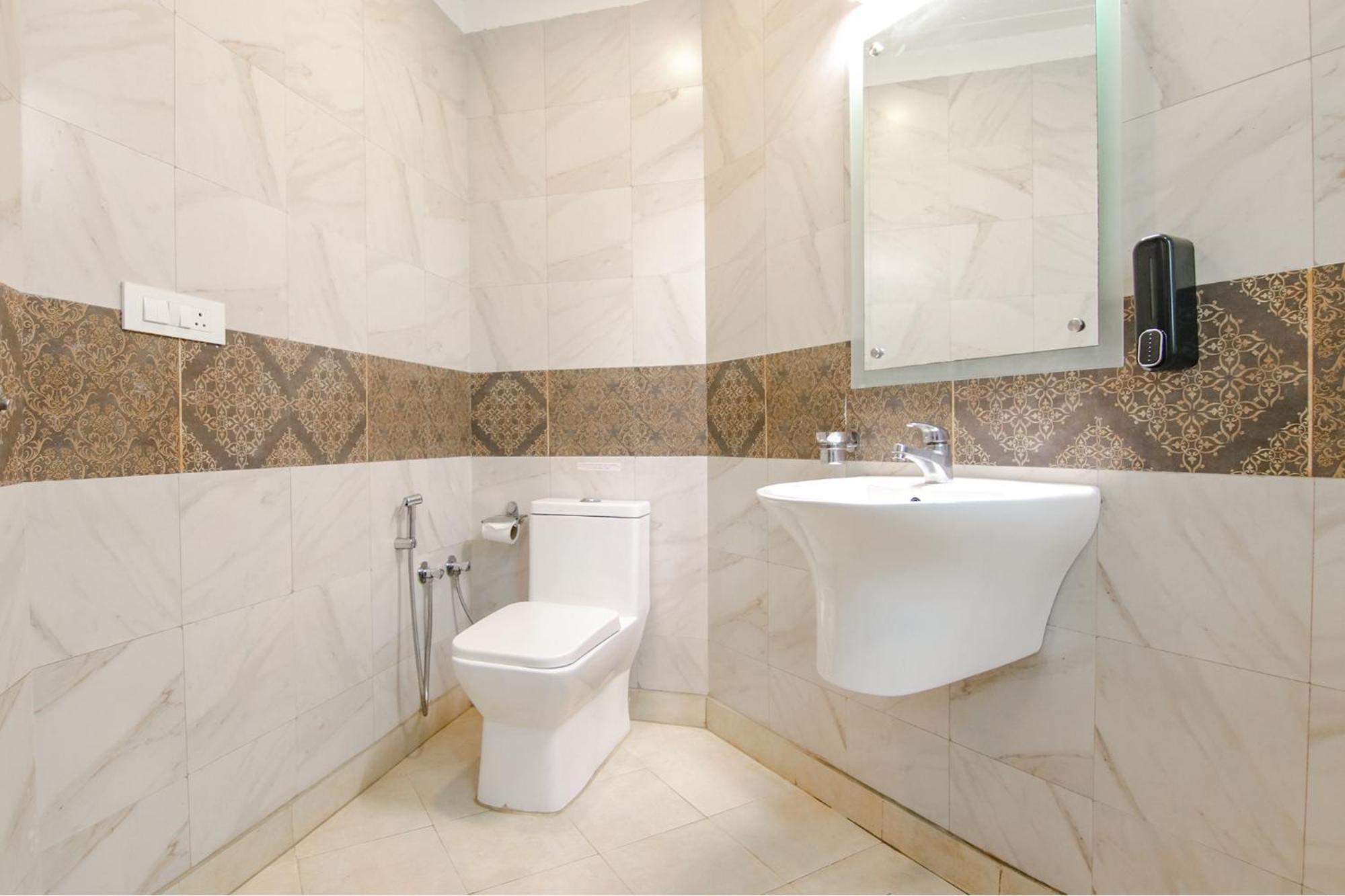 Hotel Leaf 9, Cyber Near Ambience Mall 3*