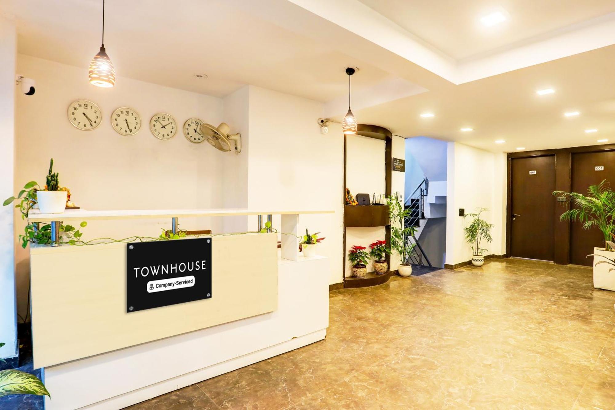 Hotel Super Townhouse Sector 52 Near Artemis Hospital *