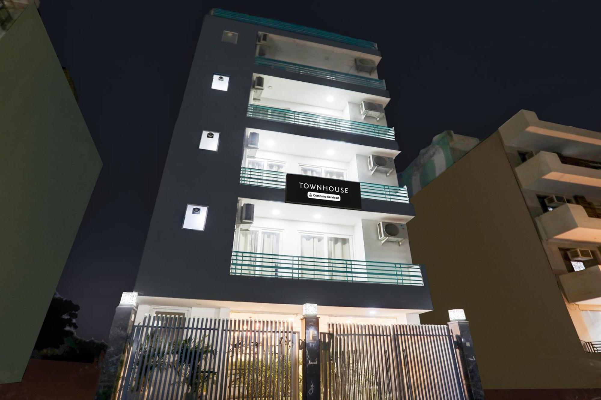 Super Townhouse Sector 52 Near Artemis Hospital *