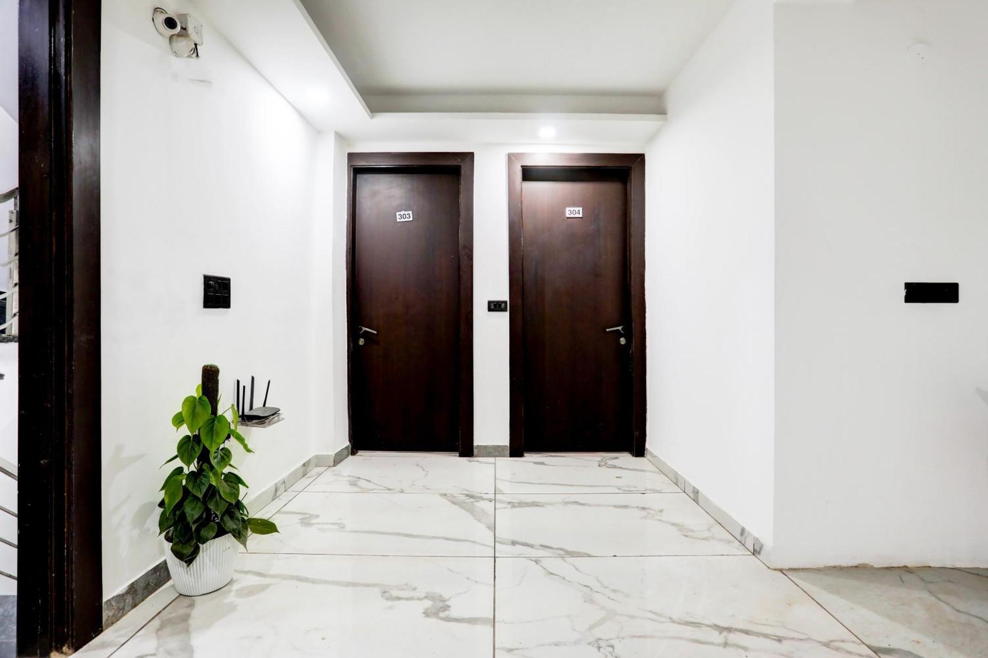Hotel Super Townhouse Sector 52 Near Artemis Hospital *