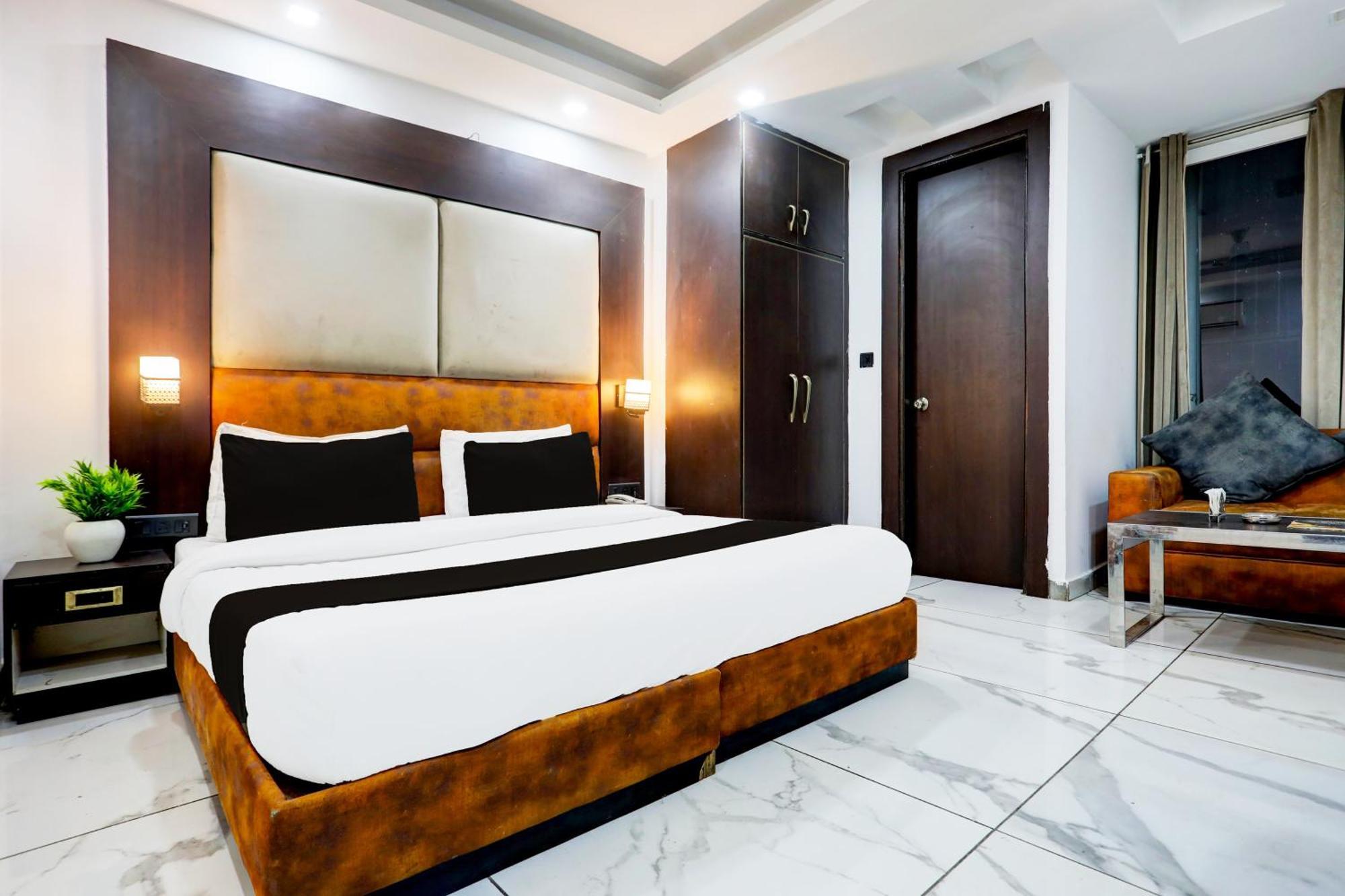 Hotel Super Townhouse Sector 52 Near Artemis Hospital